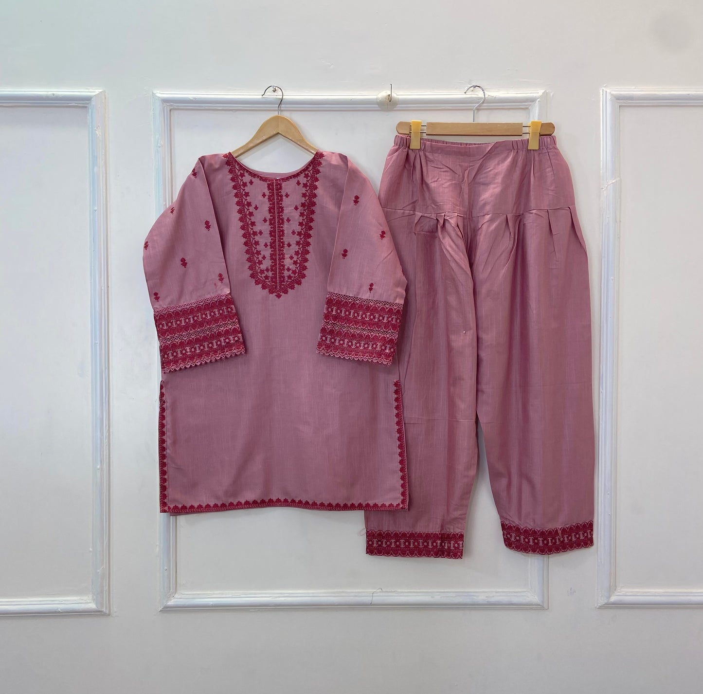 Embroidered Farshi Style 2PC (Khaddar) D-252