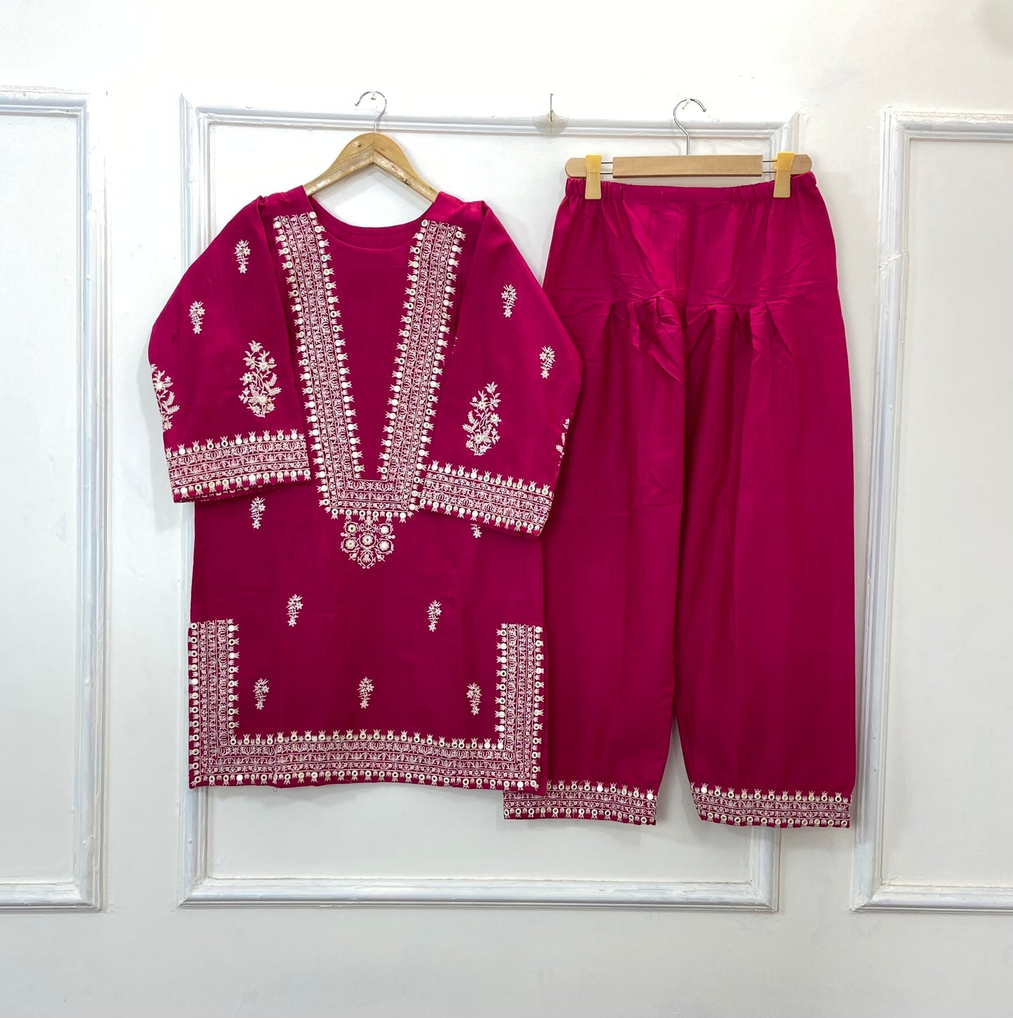 Foil Embroidery Bliss 2PC (Farshi Shalwar) (Khaddar) D-167