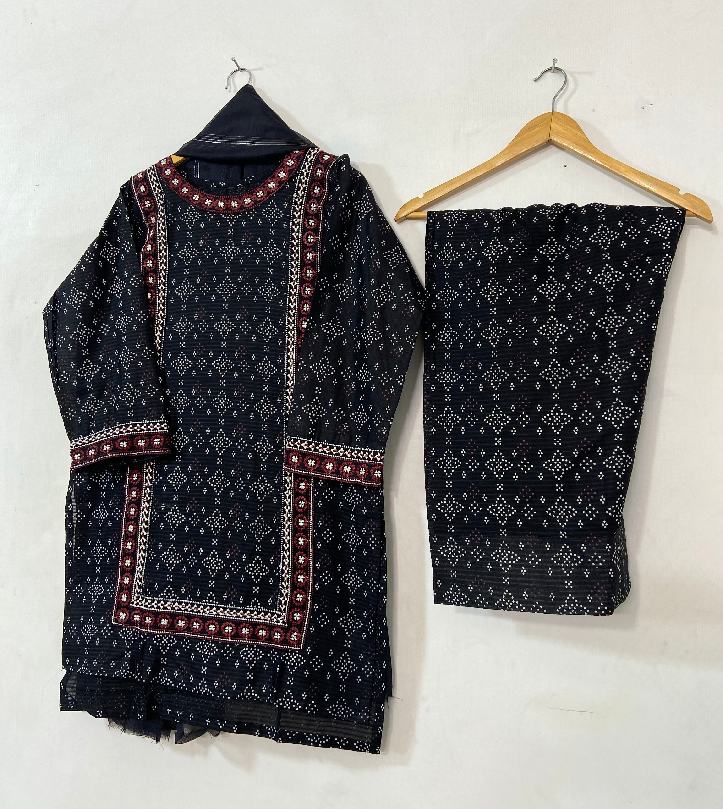 Embroidered Farshi 3PC (Lawn) 18