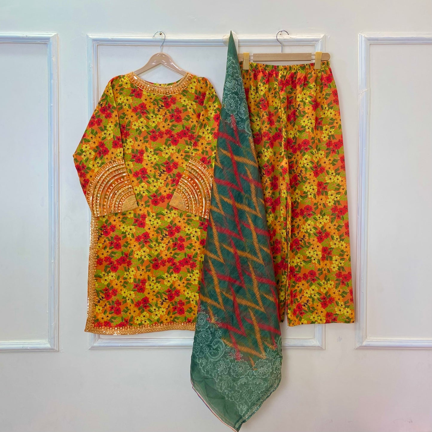 Sparkling Blossom 3PC (Bana Dora Silk) D-317