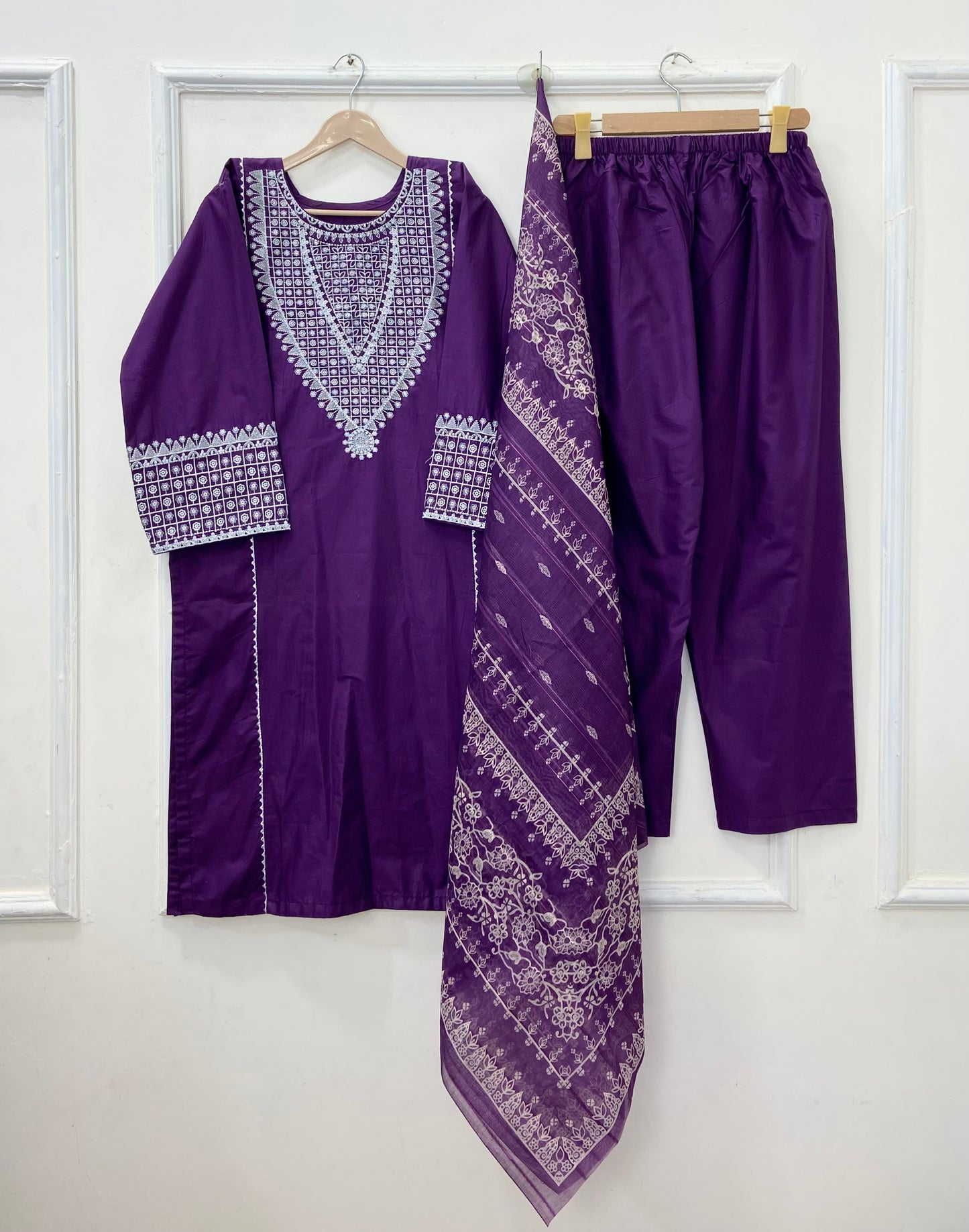 Taj Embroidered 3PC (Premium Cotton) D-458