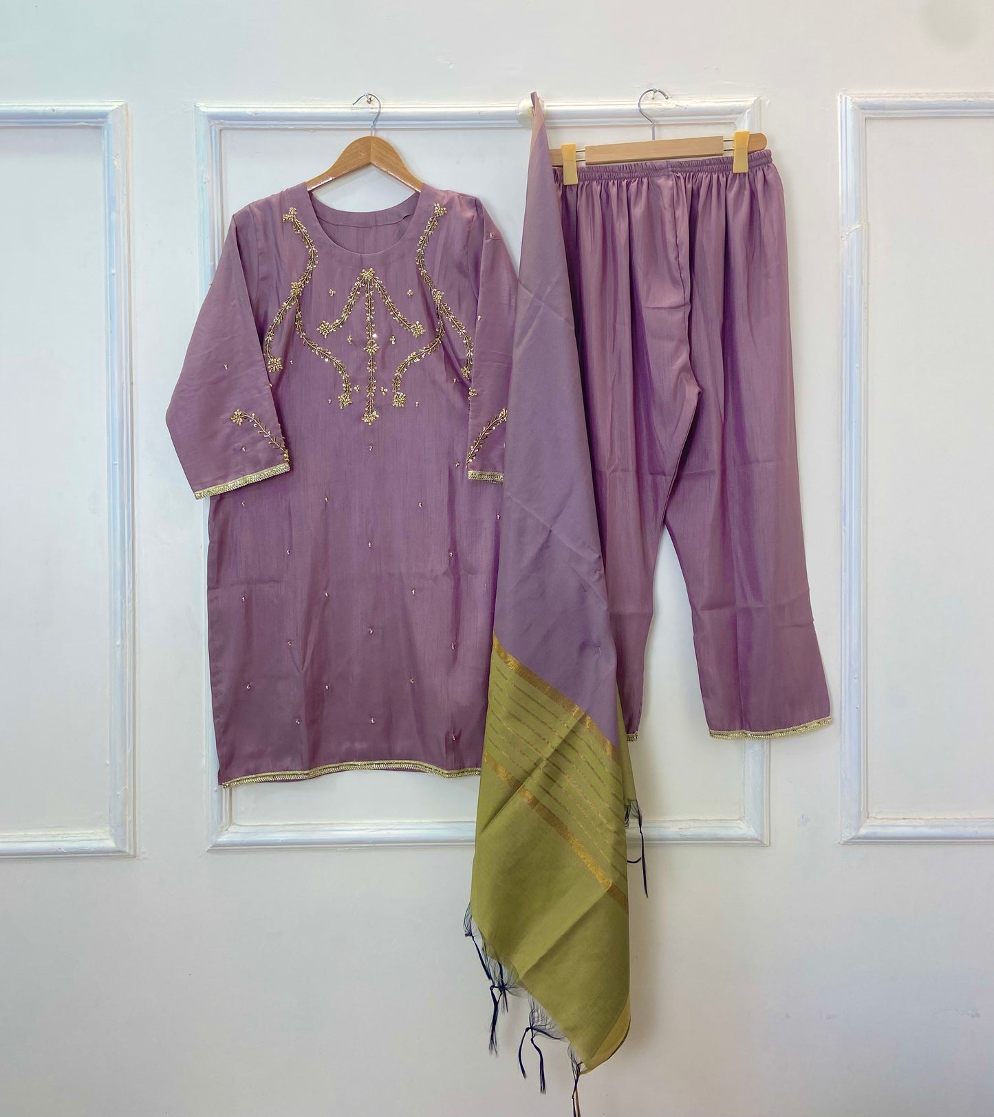 Royale Handcrafted Series: 3PC (Raw Silk) D-243