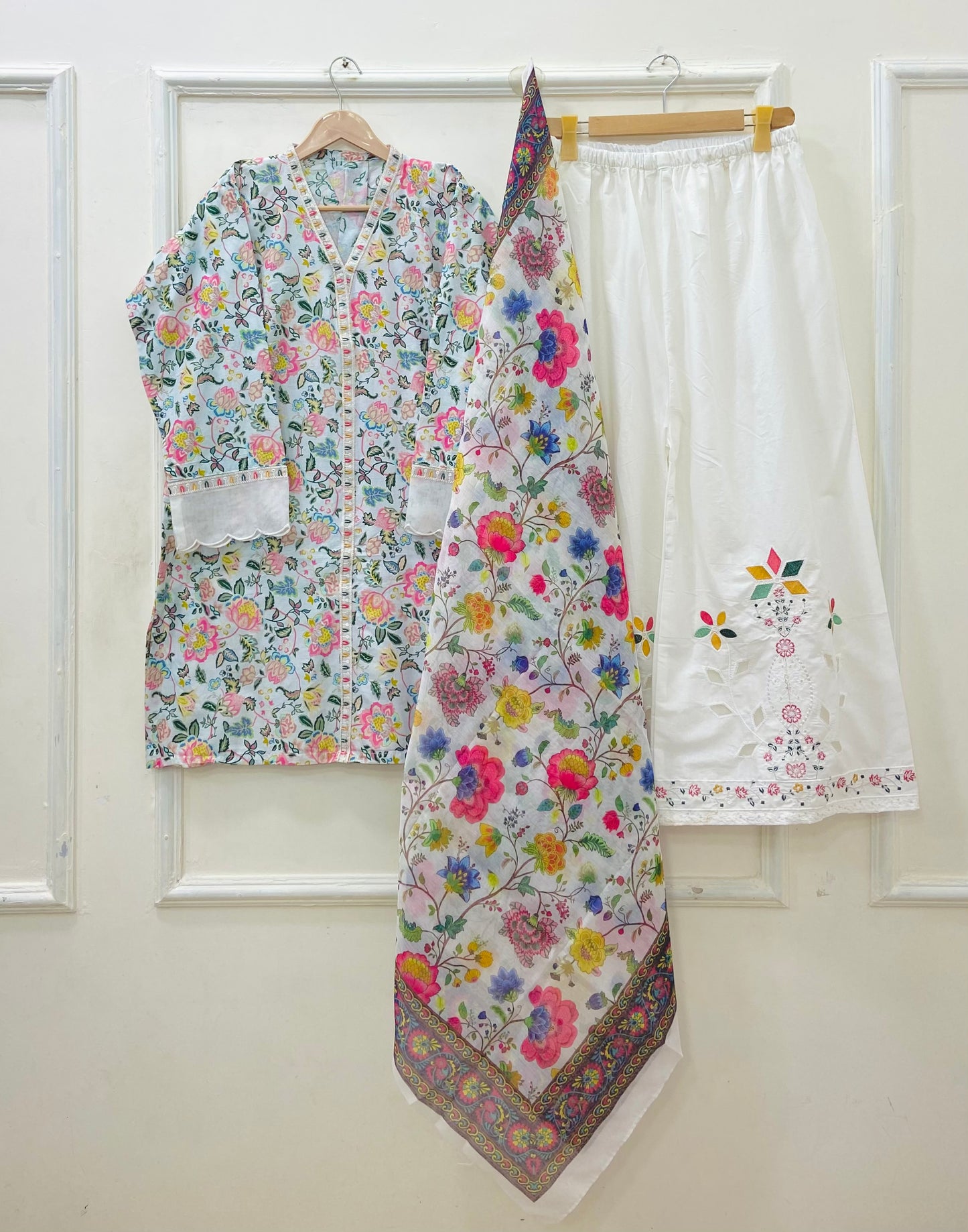 Floral Laserwork | 3PC LawnD-646