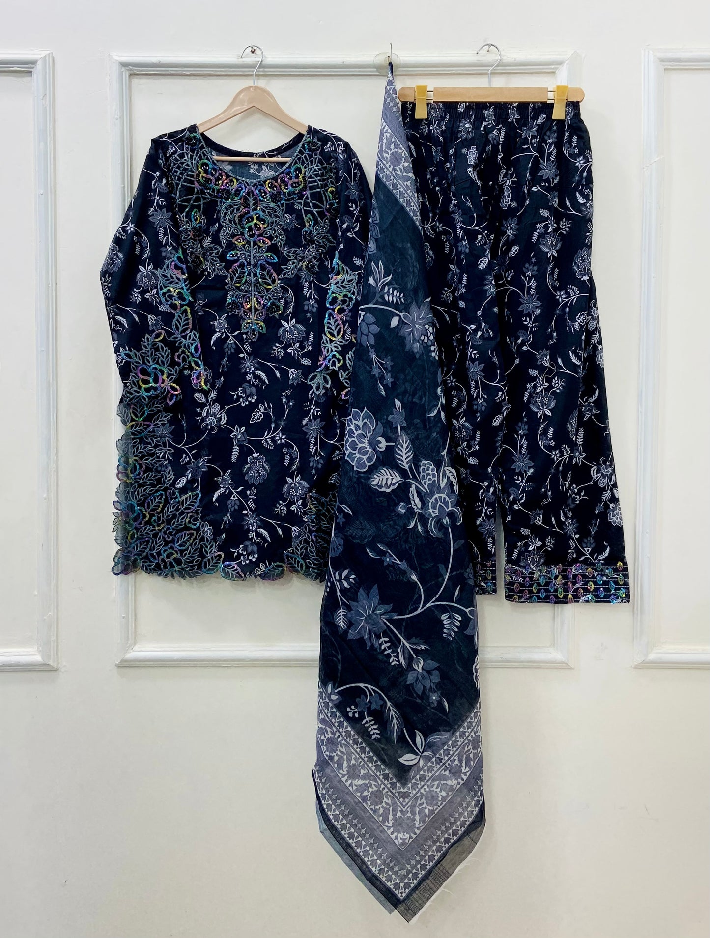 Farshi Fantacy 3PC (Lawn) D-529