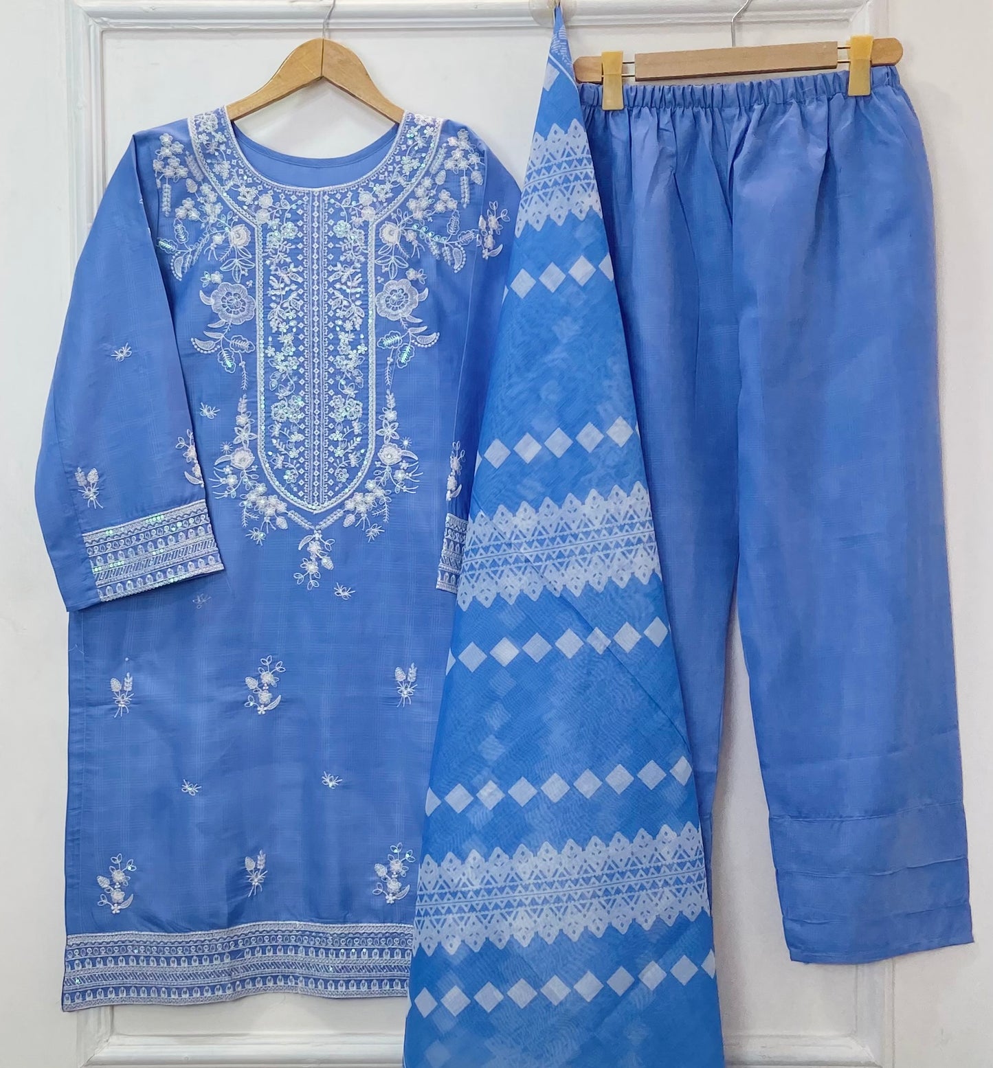 Sequins Embroidered 3PC (Premium Cotton) D-373