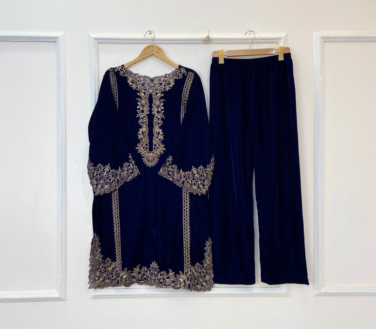 Ethnic Velvet Cutwork 2PC (Velvet) D-227