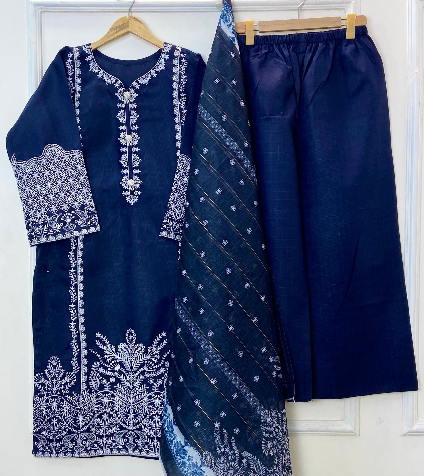 Long-Length Rich Embroidered Beauty 3PC (Premium Cotton) D-335
