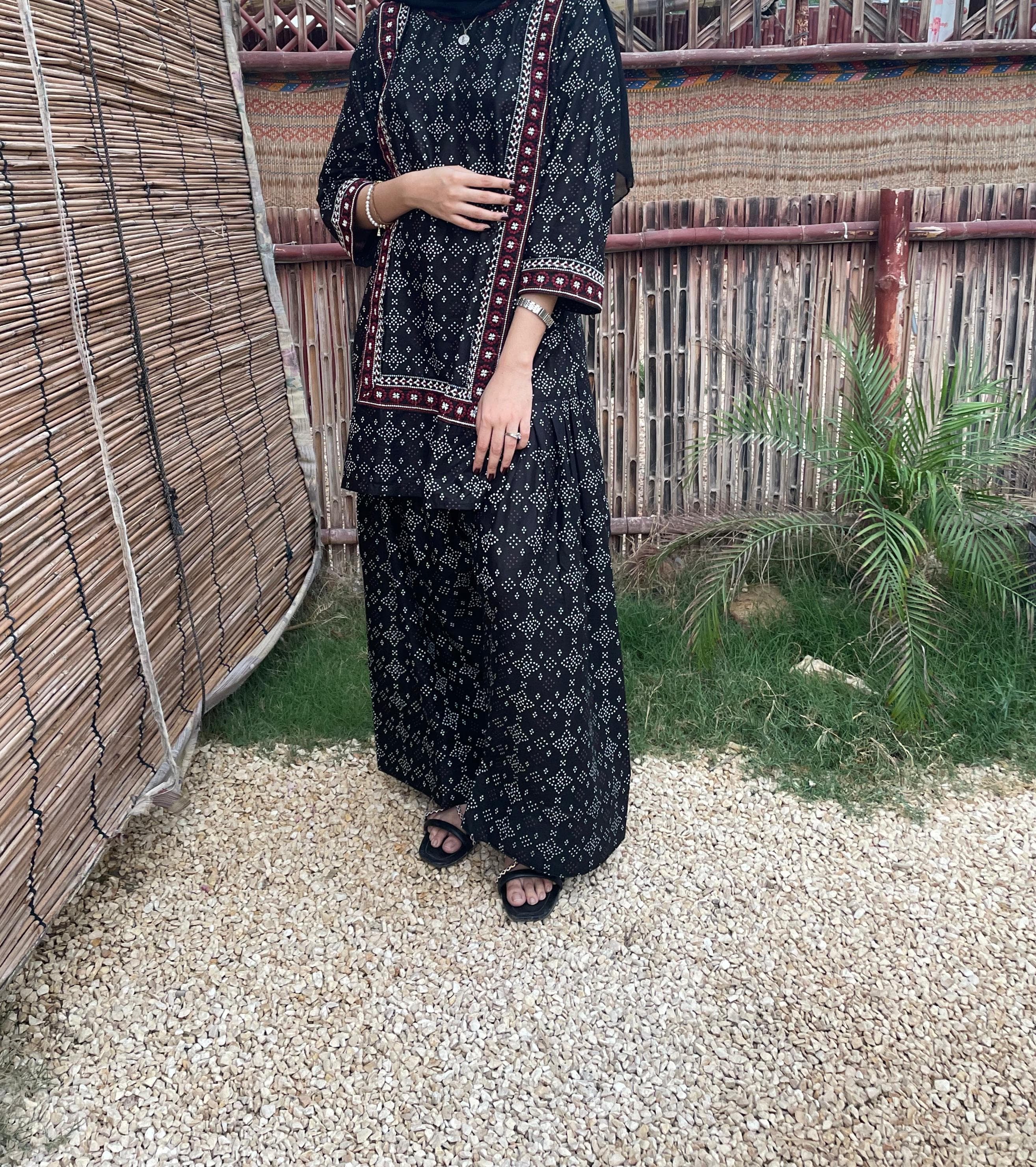 Embroidered Farshi 3PC (Lawn) 18
