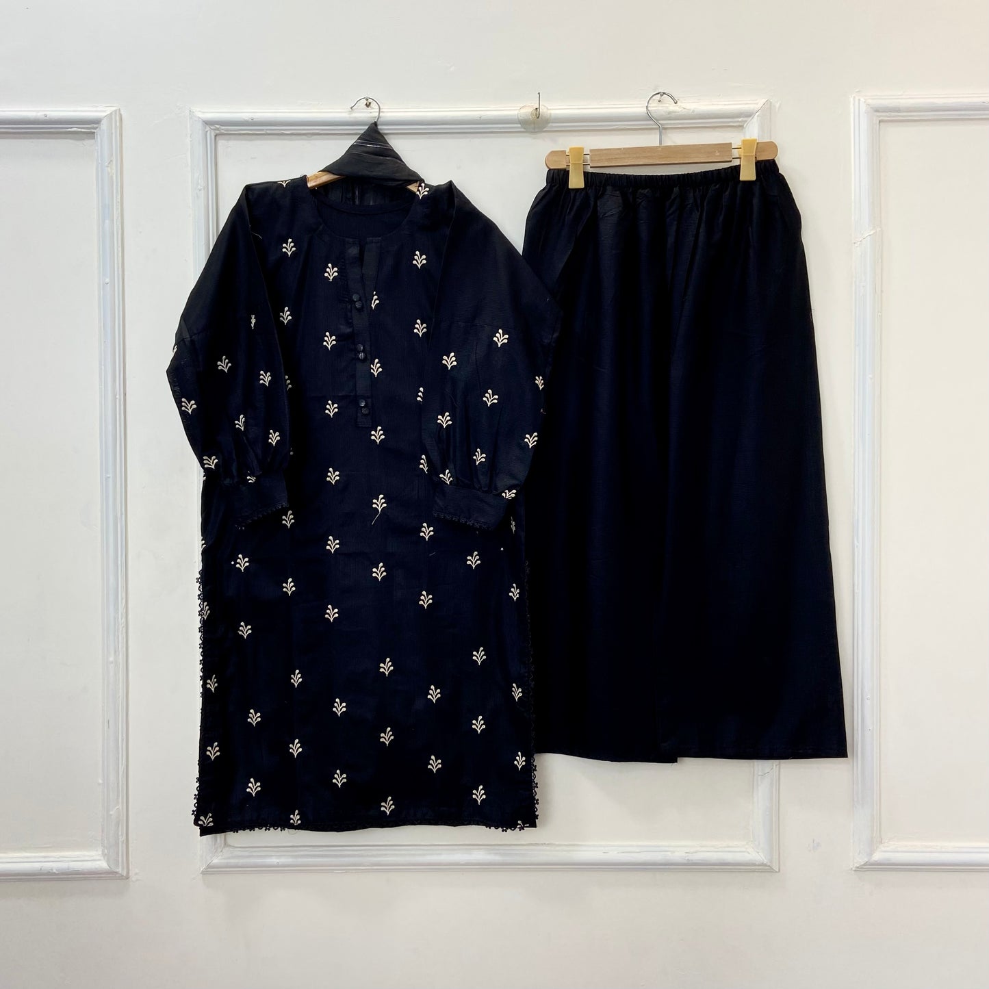 Gorgeous Embroidered 2PC (Premium Cotton) D-391