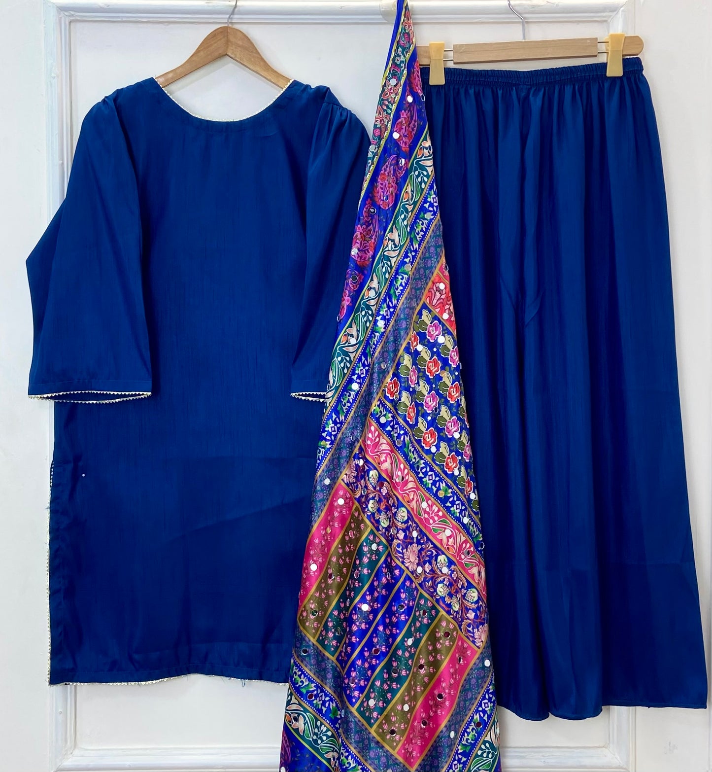 Glamorous 3PC With Mirror Work Shawl (Flowy Silk) D-321