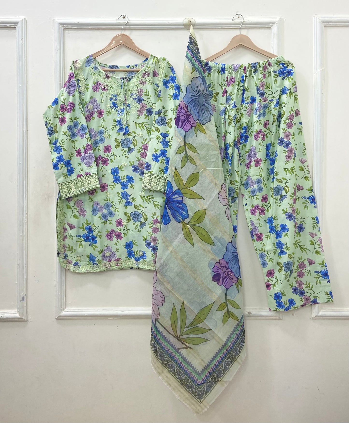 Summer Splash | Farshi Lawn D-645