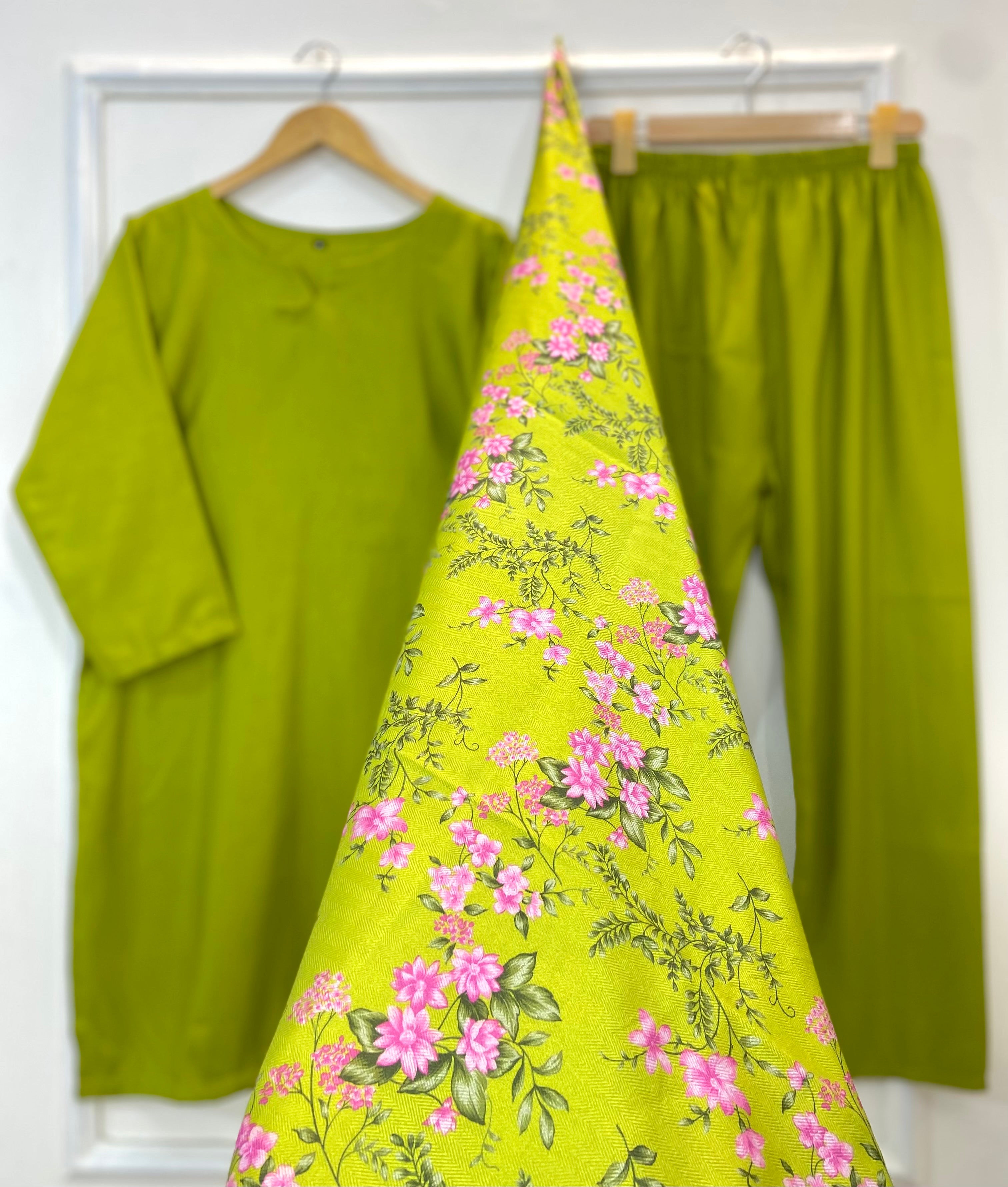 Woolen Shawl Luxe 3PC (Raw Silk) D-168