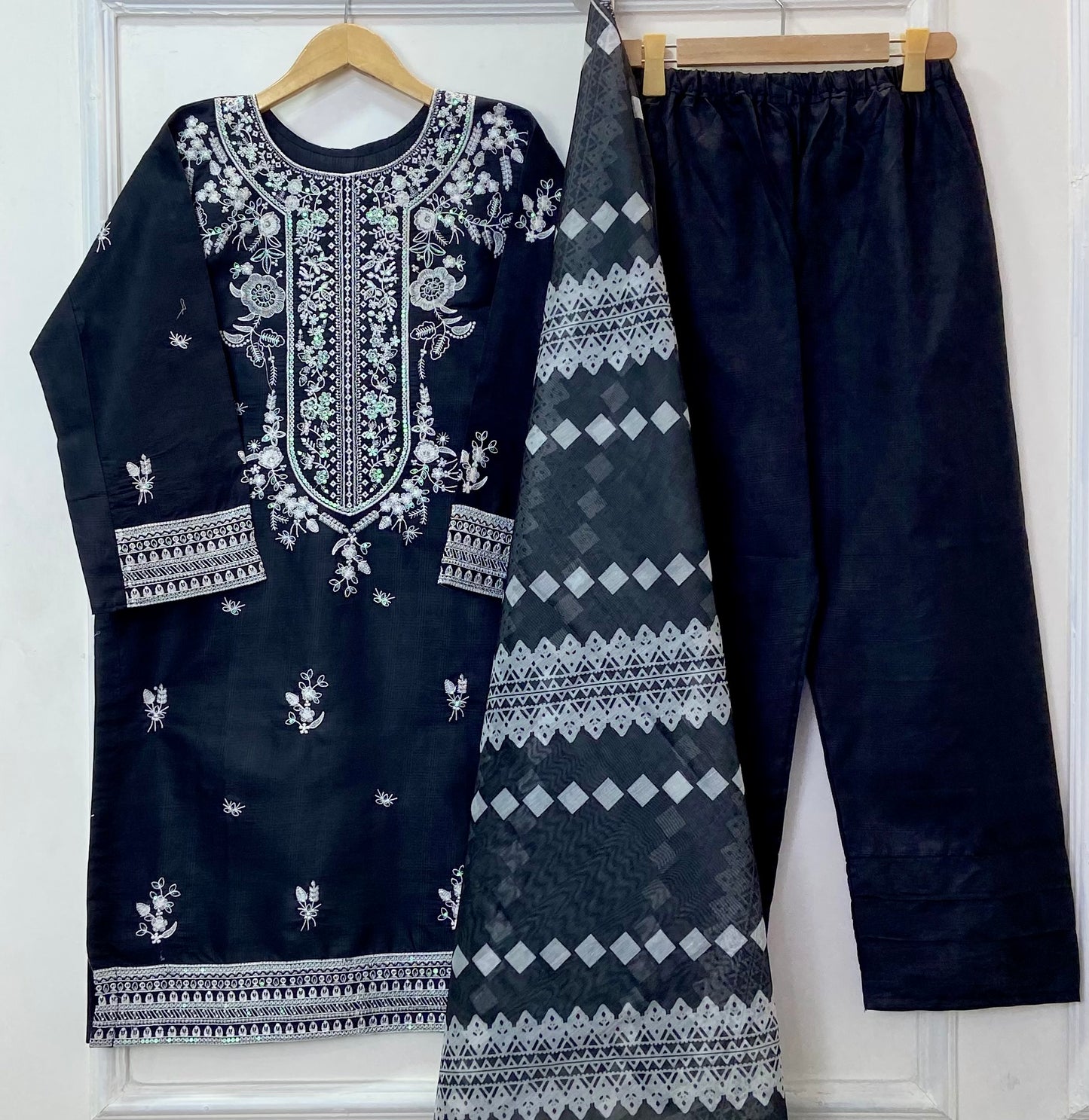 Sequins Embroidered 3PC (Premium Cotton) D-373