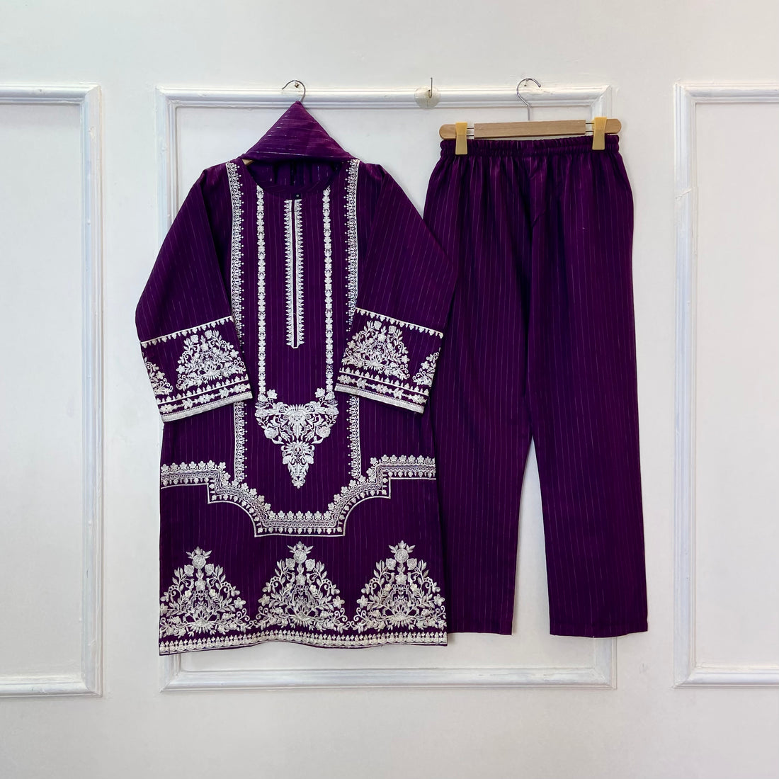 Royal Taj Embroidered 3PC (Khaddar) D-328