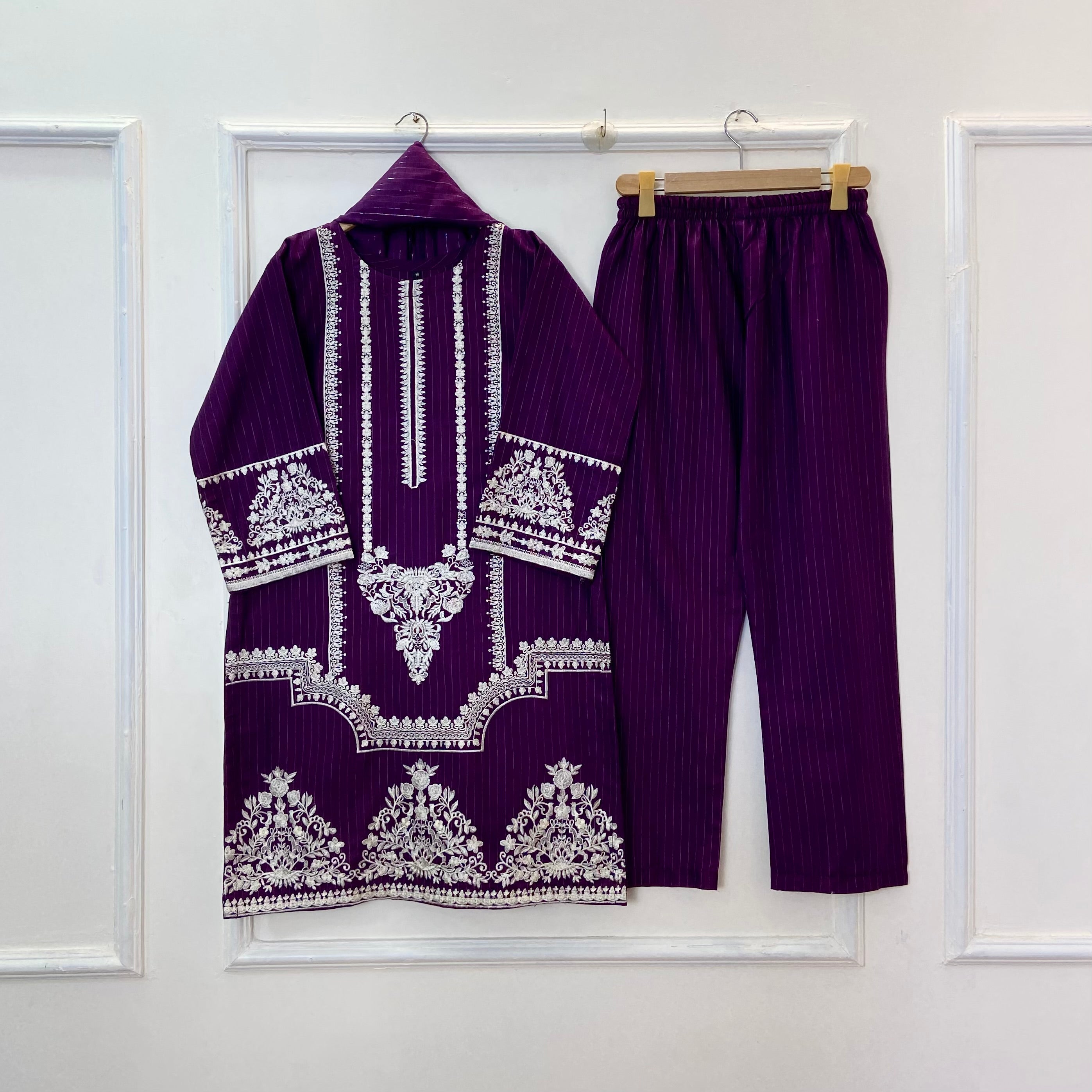 Royal Taj Embroidered 3PC (Khaddar) D-328