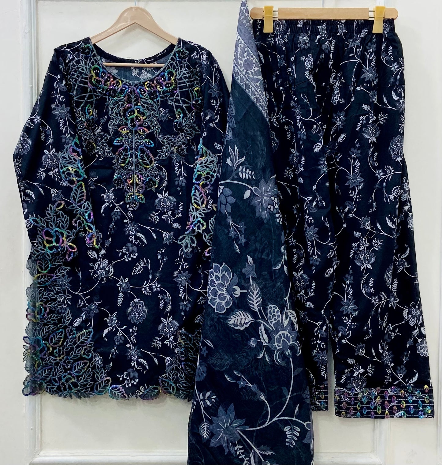 Farshi Fantacy 3PC (Lawn) D-529