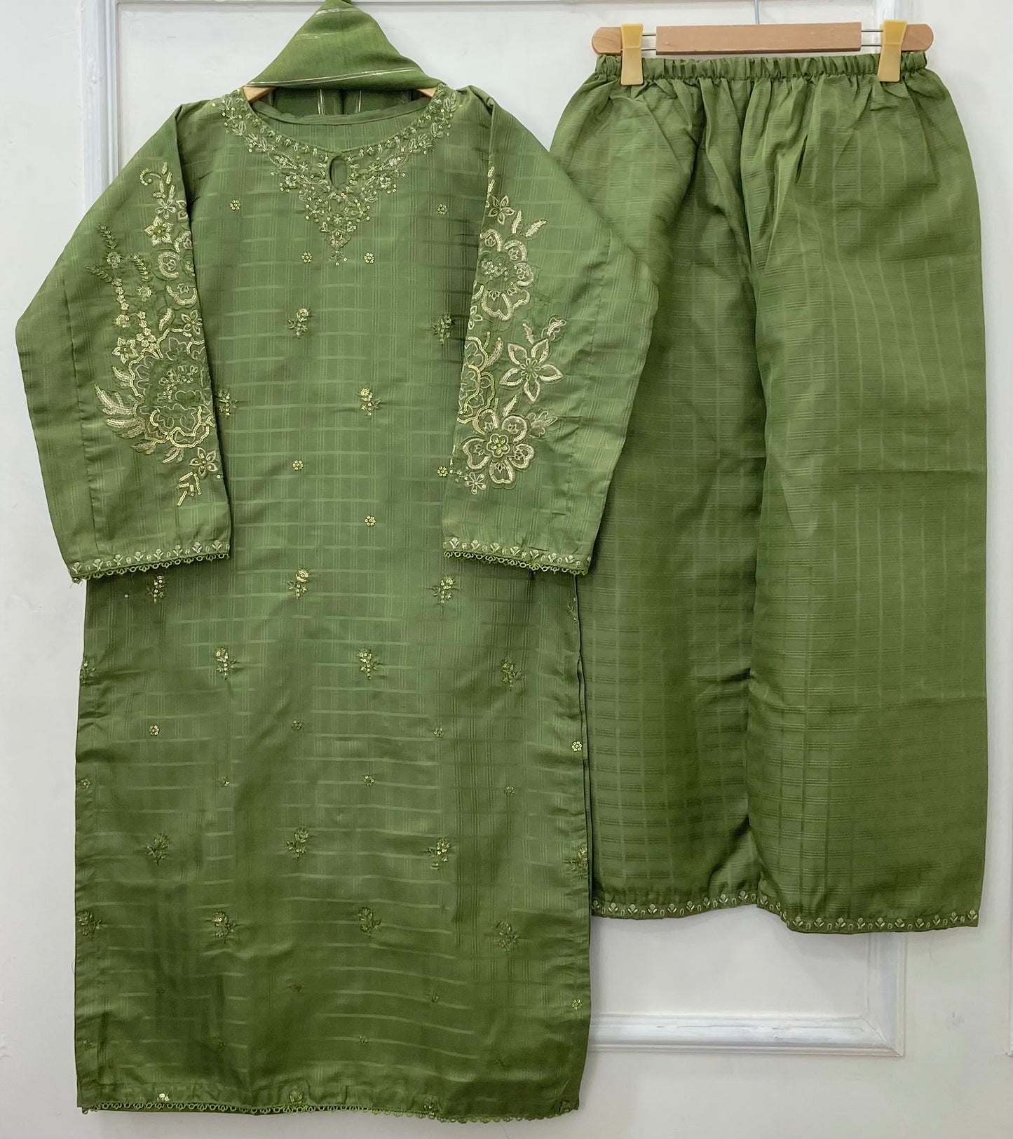 Eid Edit: Embroidered 3PC (Premium Cotton) D-440