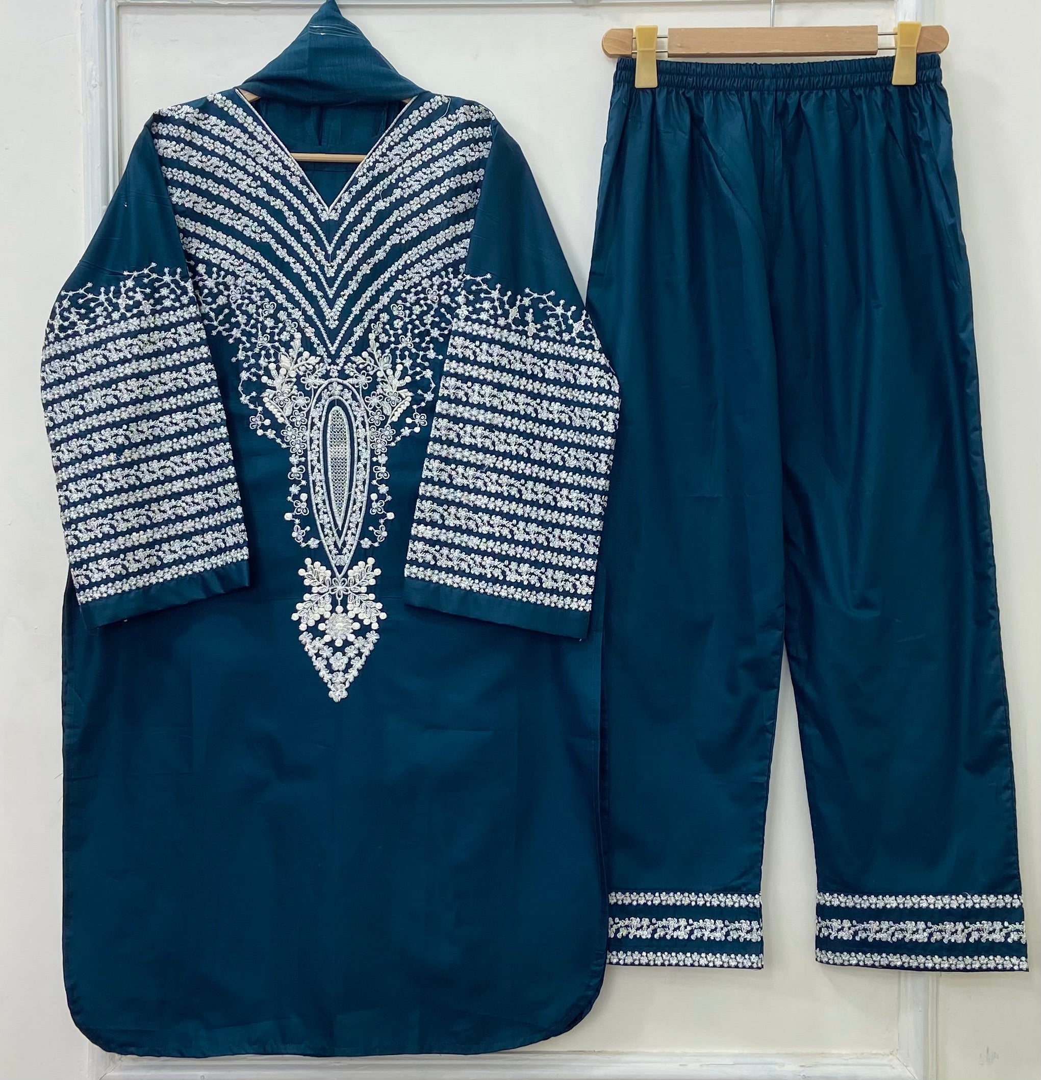 Taj Embroidered 3PC (Premium Cotton) D-430