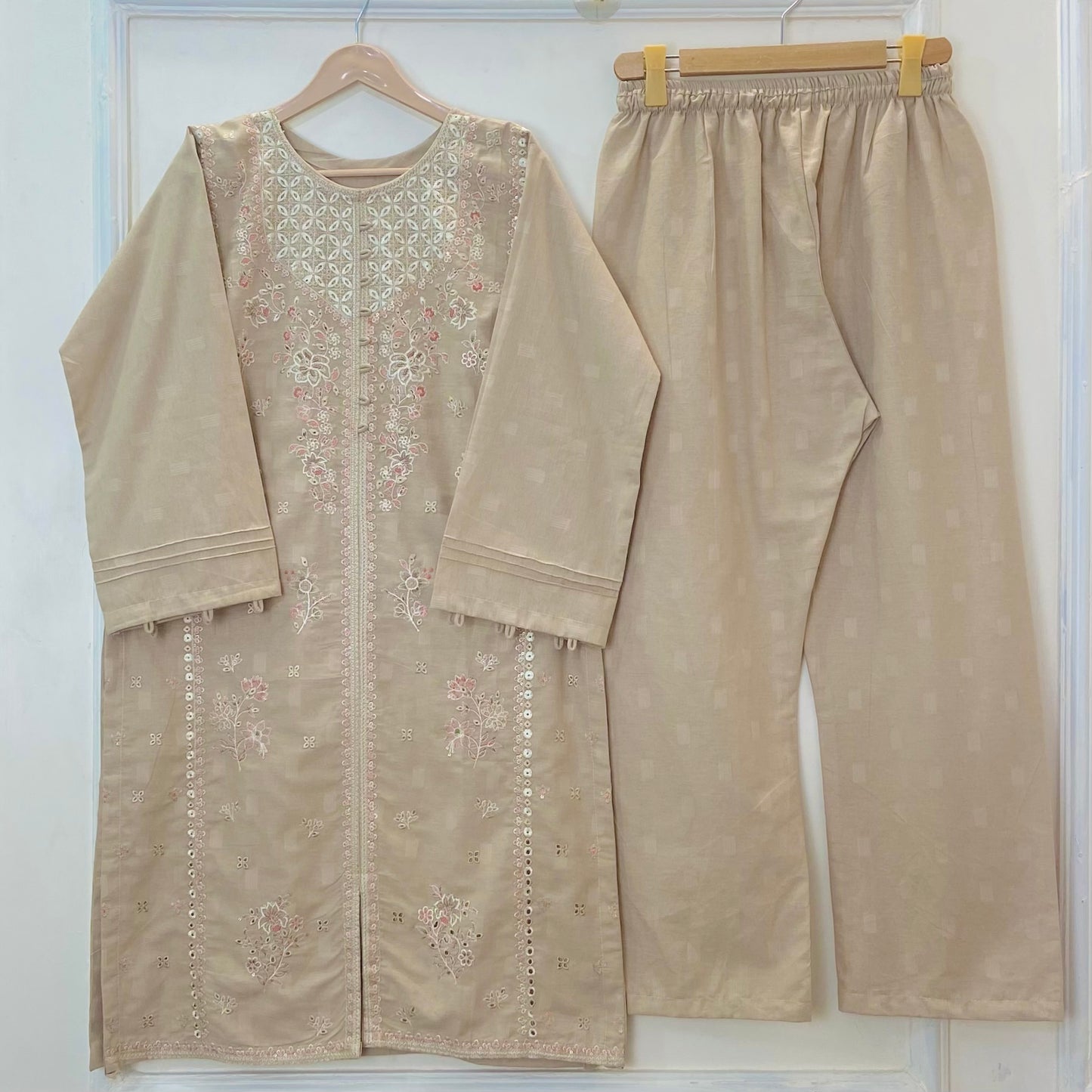 Embroidered Blushing 2PC (Khaddar) D-290