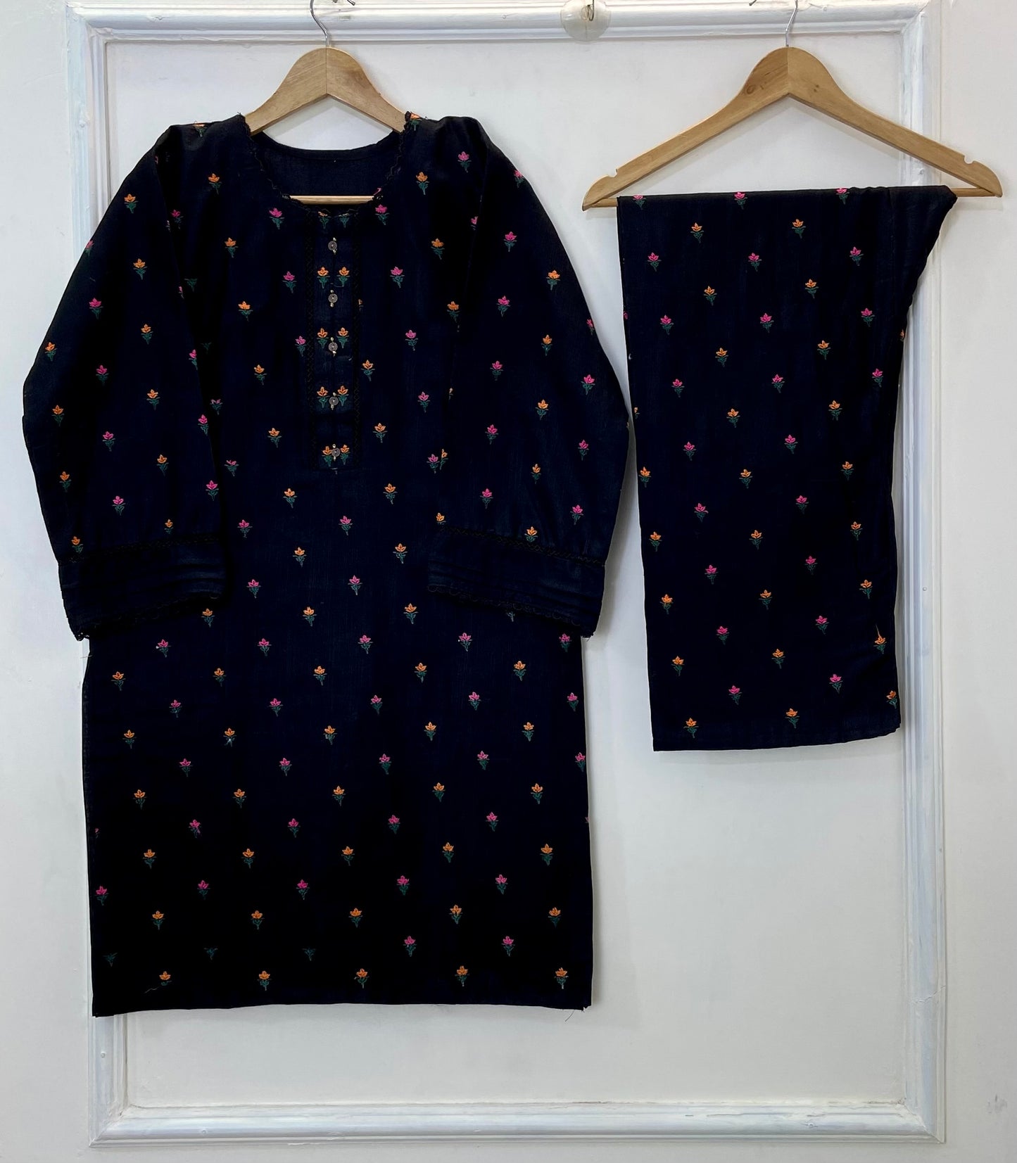 Tulip Embroidered 2PC (Khaddar) D-263