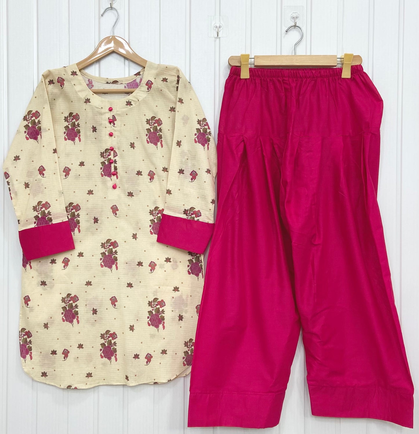 Article no: D-817 Bana Dora Lawn