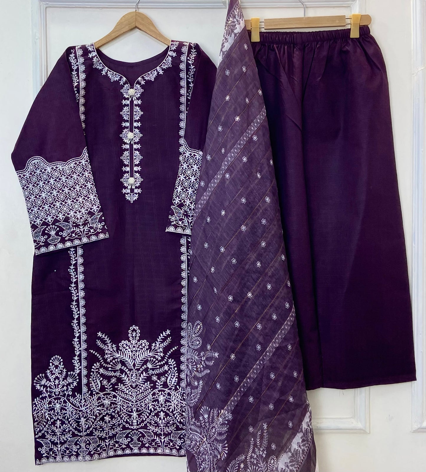 Long-Length Rich Embroidered Beauty 3PC (Premium Cotton) D-335