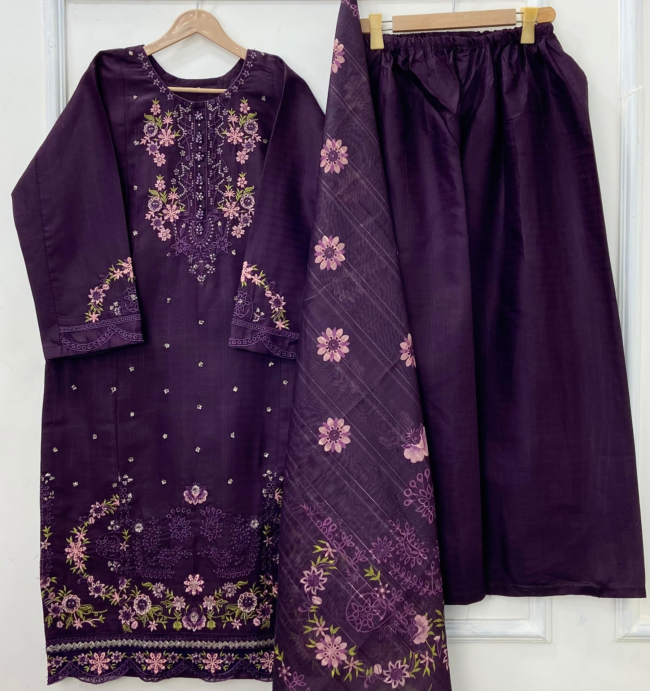 Long-Embroidered 3PC (Premium Cotton) D-439