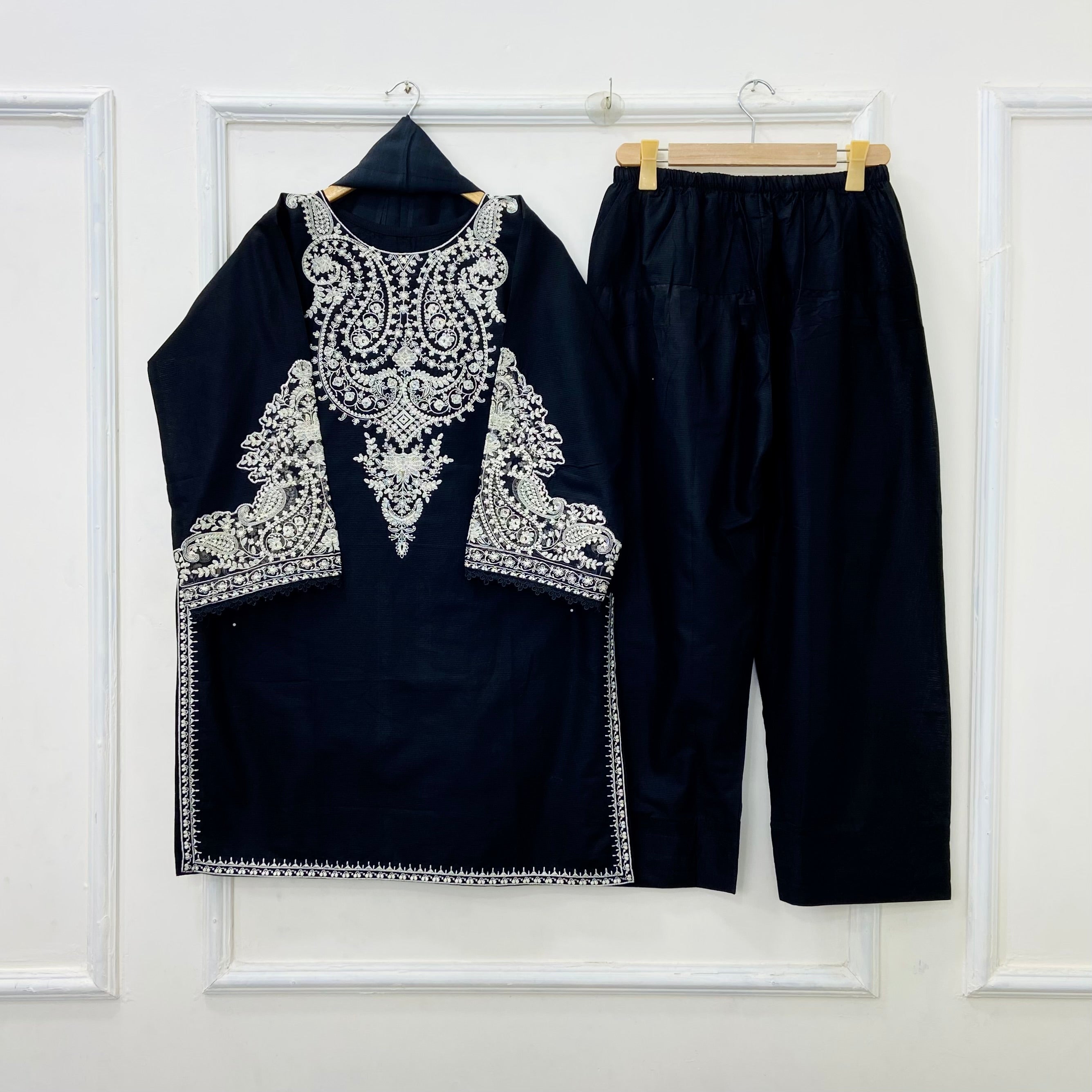 Maria.B Embroidered 3PC (Premium Cotton) D-438