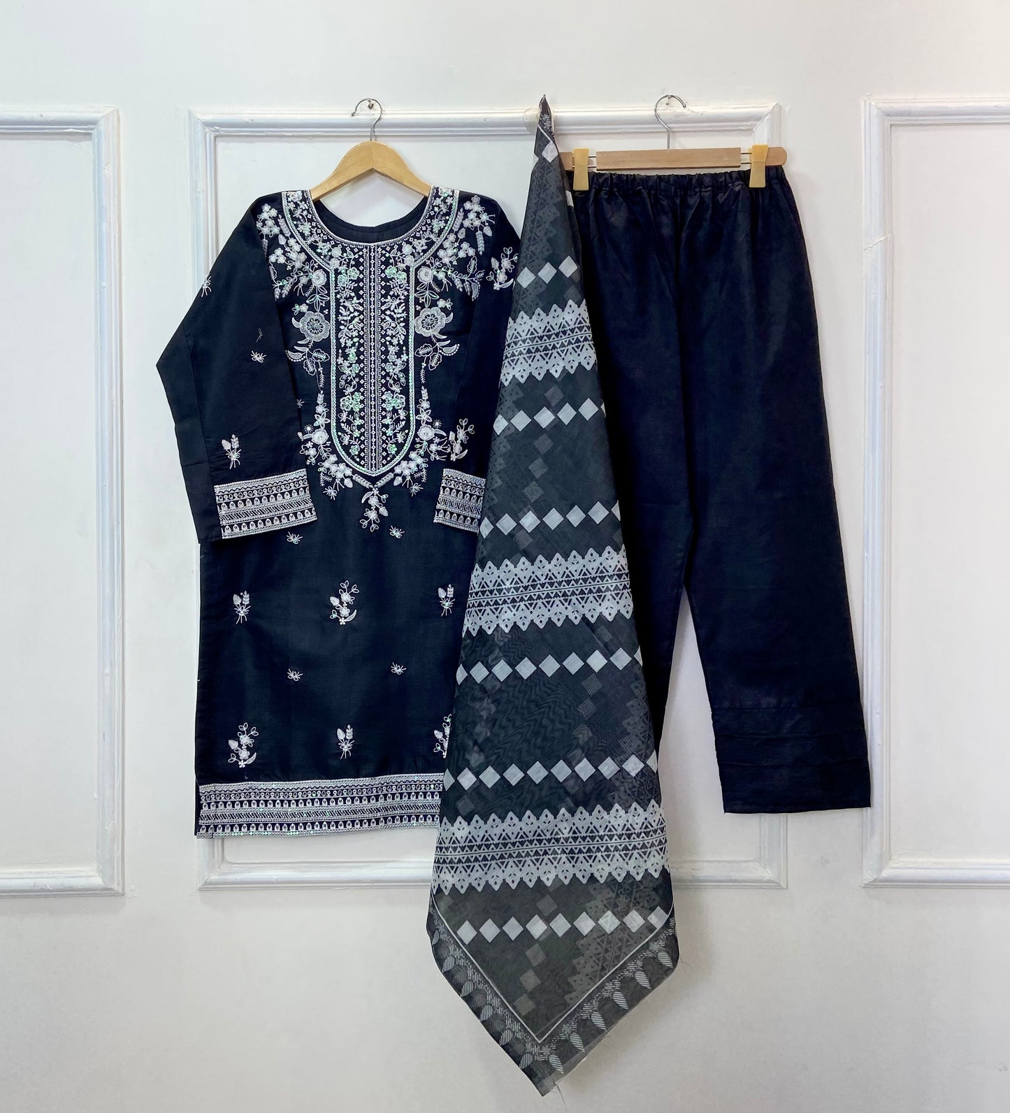 Sequins Embroidered 3PC (Premium Cotton) D-373