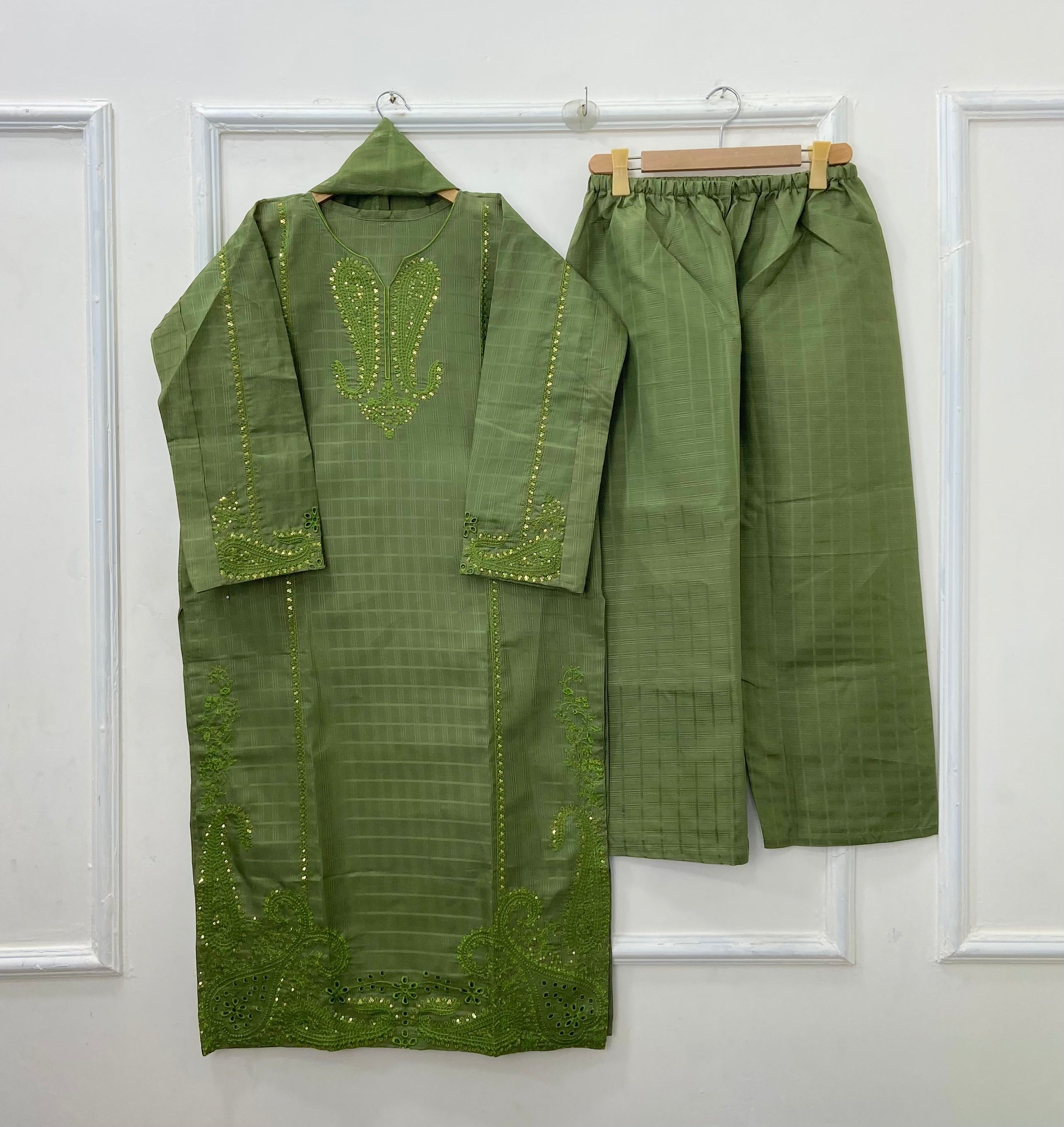 Eid Edit: Embroidered 3PC (Premium Cotton) D-452