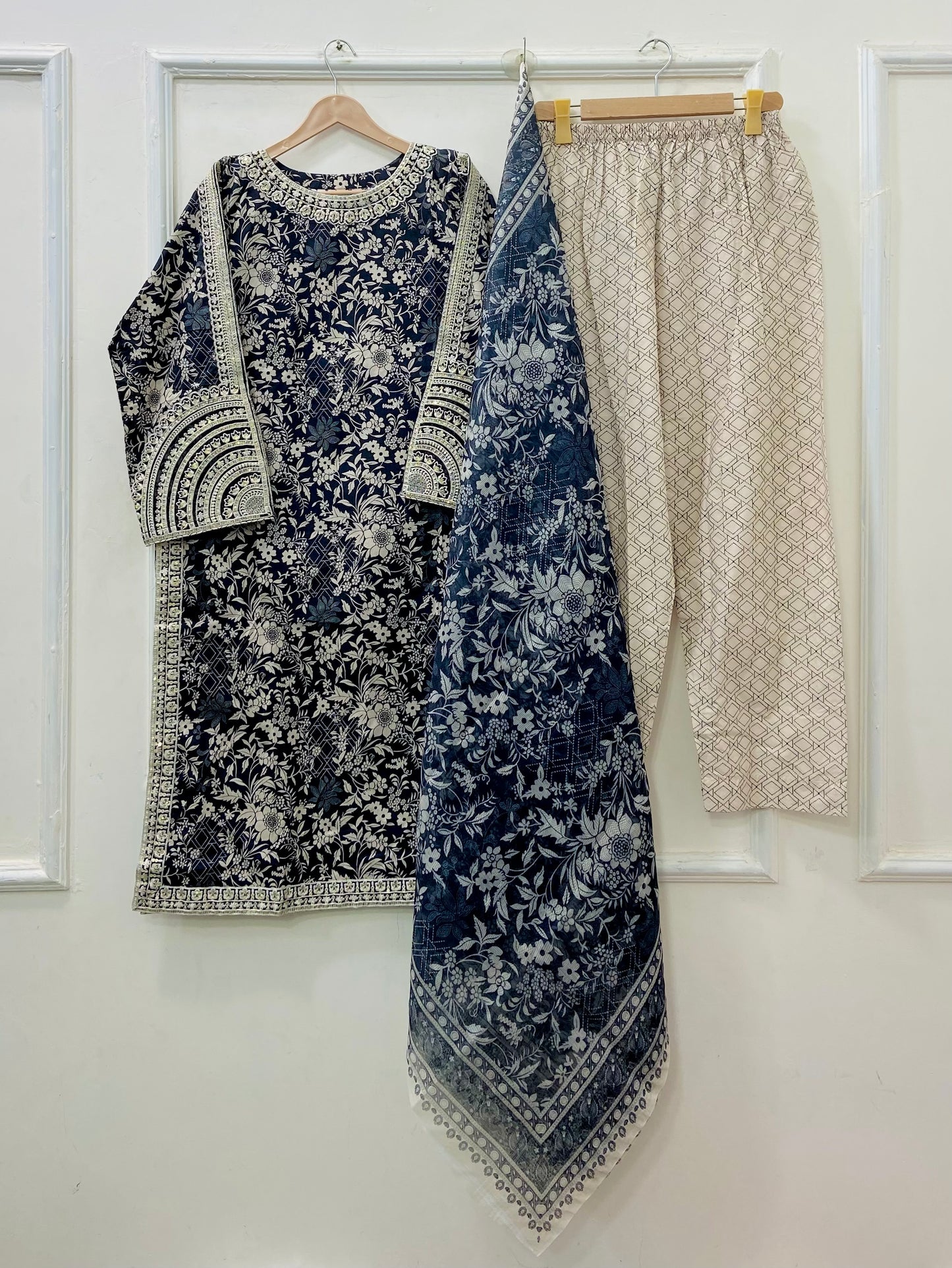 Chamkeeli 3PC (Premium Lawn) D-506