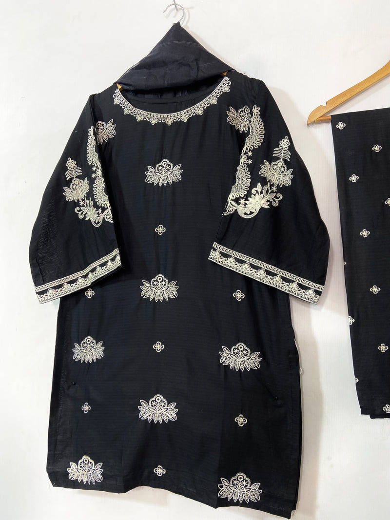 Embroidered Black Articles 3PC (Cotton Lawn) 20