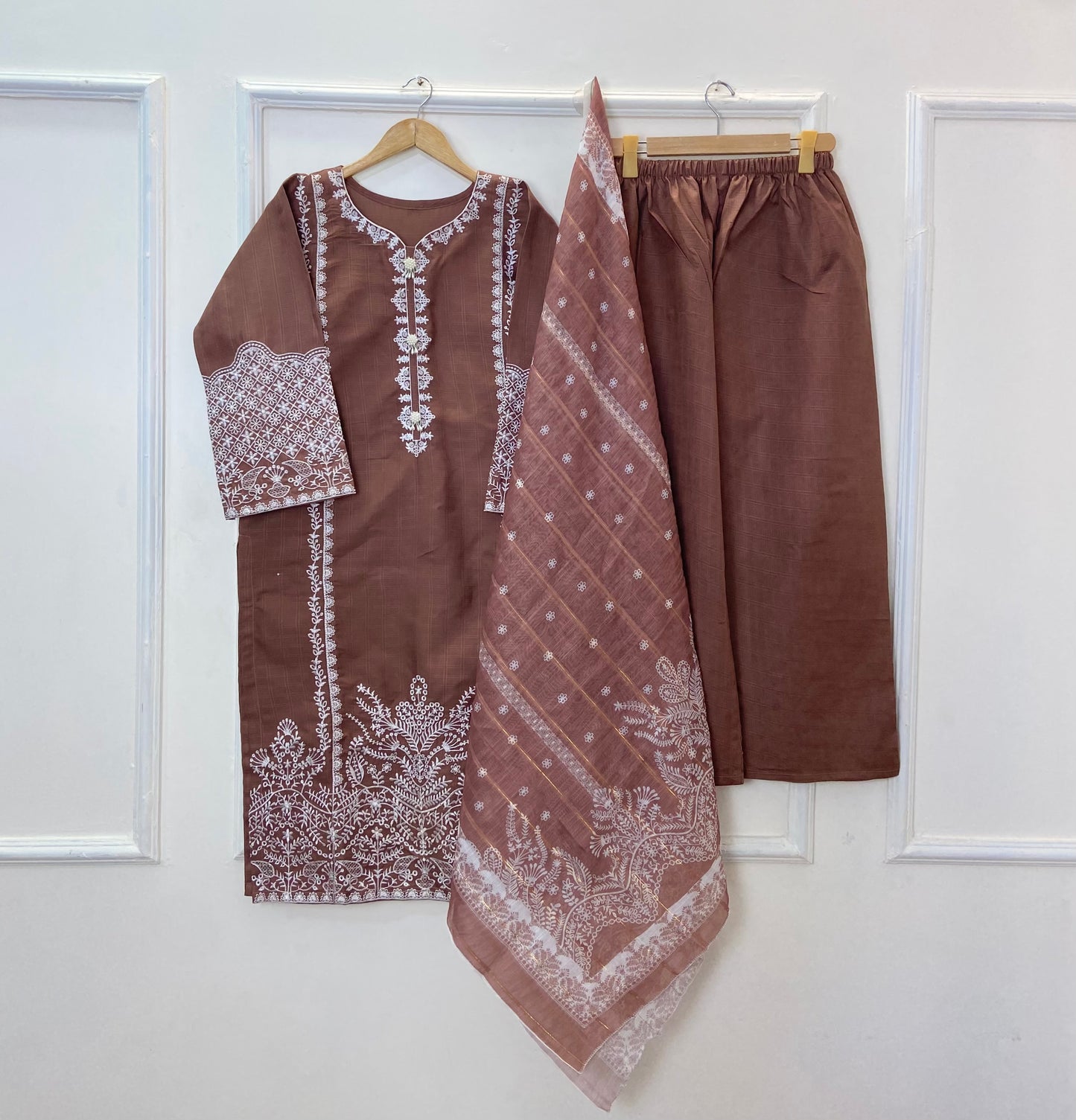 Long-Length Rich Embroidered Beauty 3PC (Premium Cotton) D-335