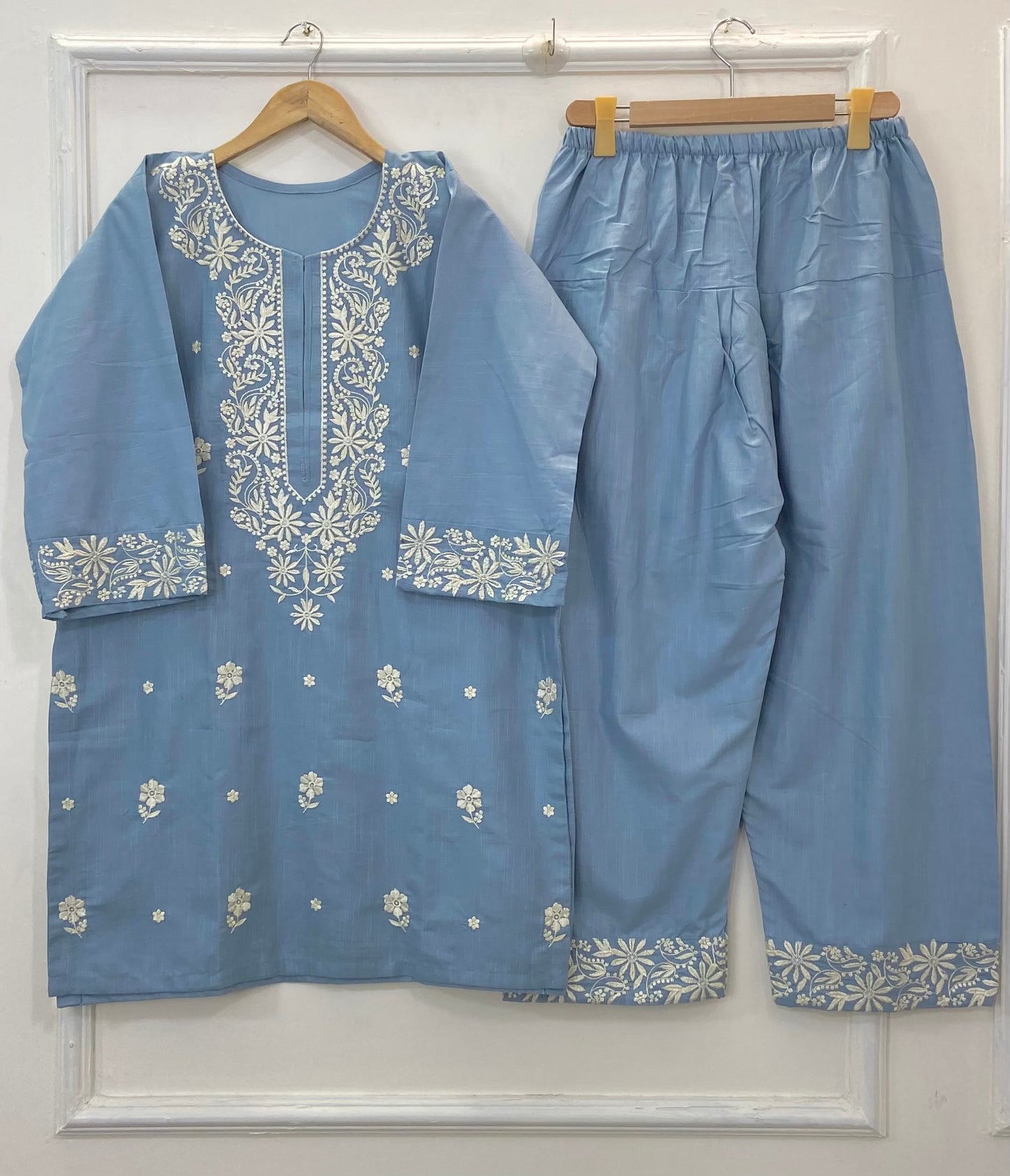 Trendy Embroidered Farshi Shalwar 2PC (Khaddar) D-235