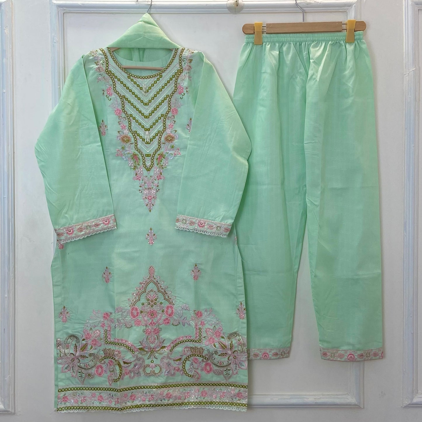 Embroidered Galaxy 3PC (Cotton) D-319