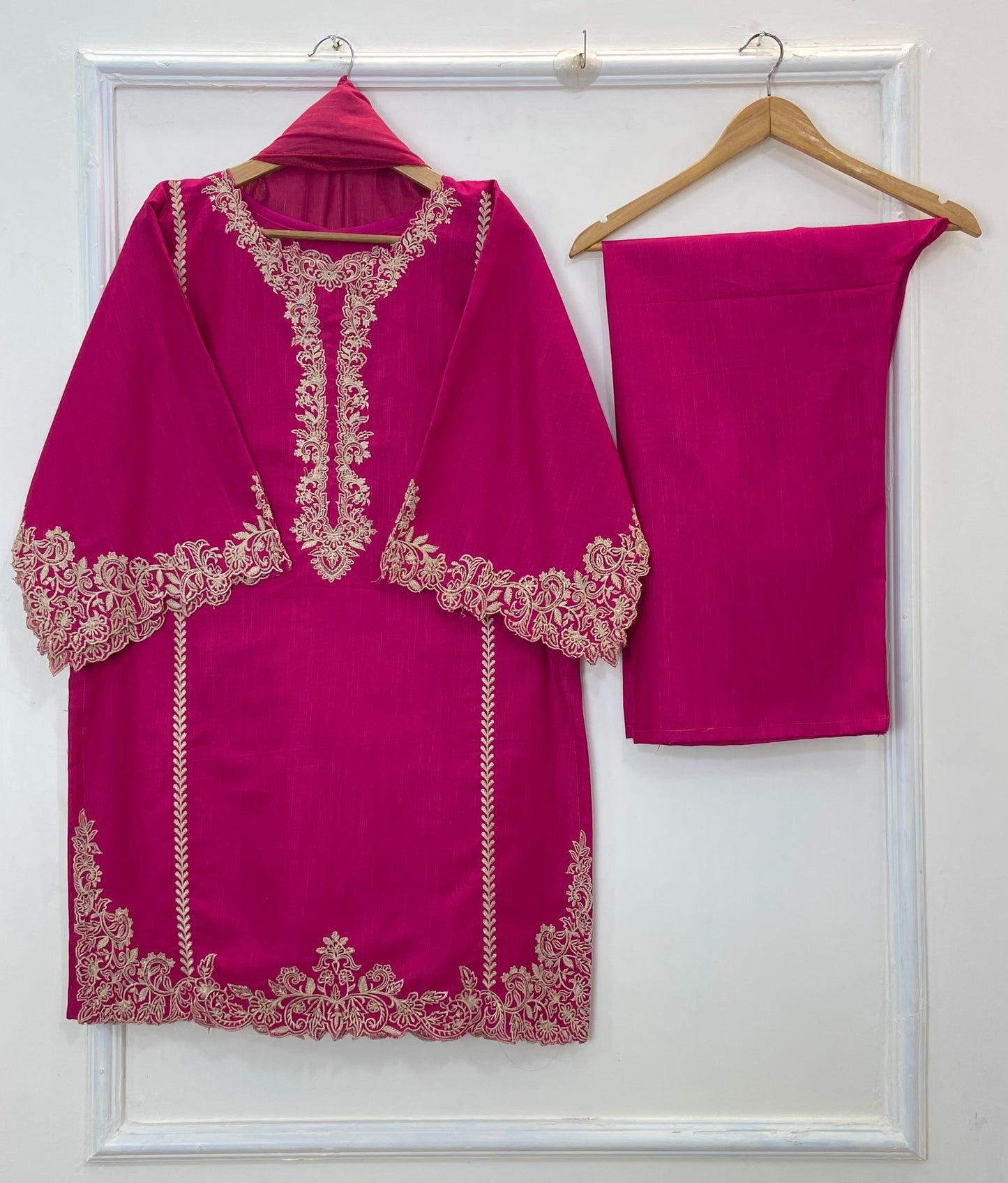 Front Back Cutwork Glam 3PC (Best Seller) (Khaddar) D-210