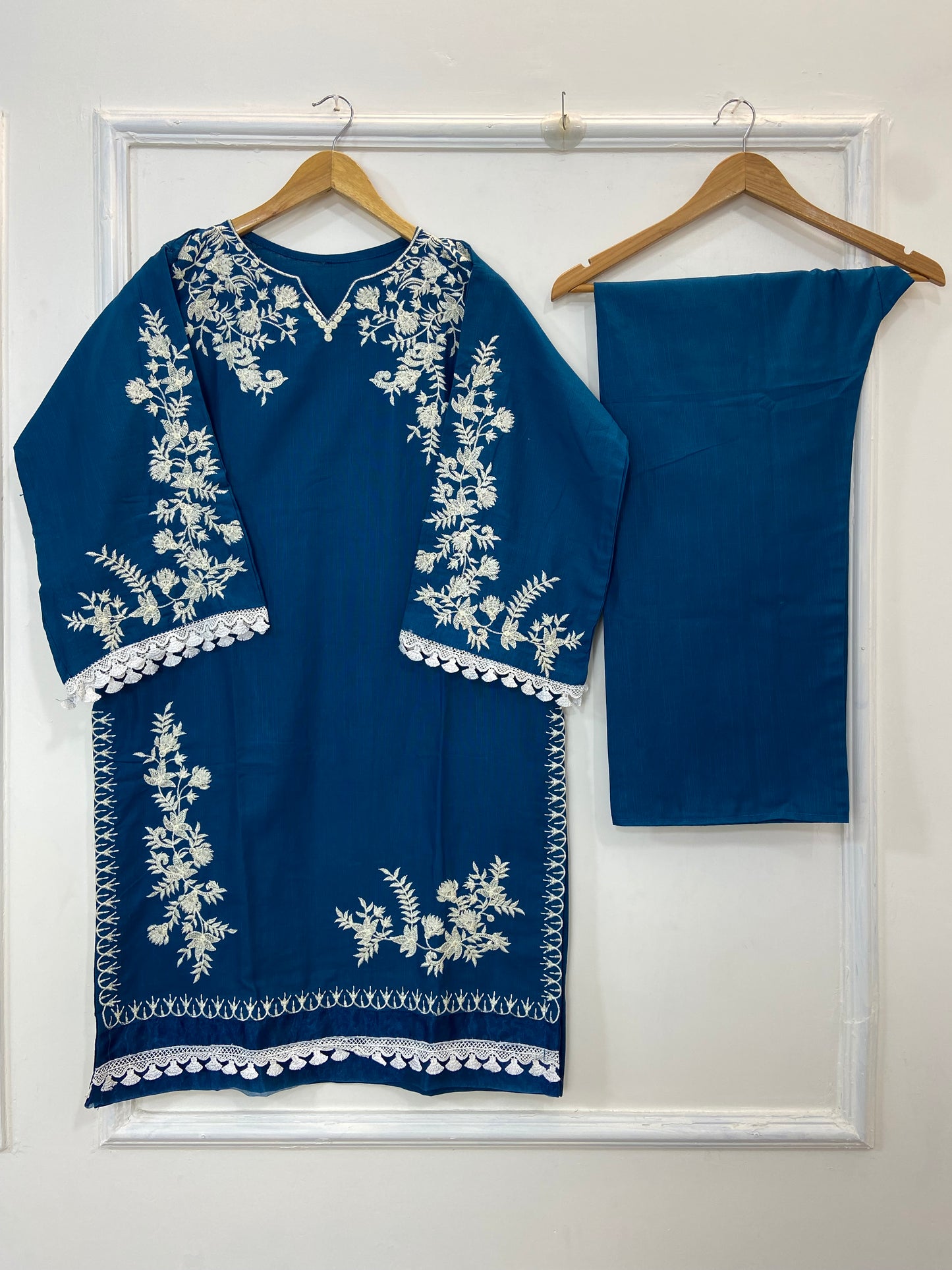 Jall Embroidered Fantasy 2PC (Khaddar) D-171