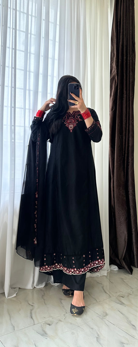 Siyah | Embroidered Frock 3PC D-696