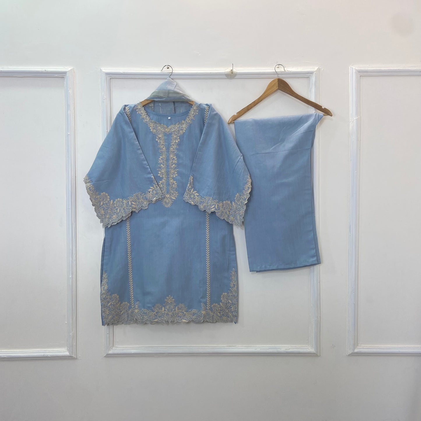 Front Back Cutwork Embroidered 3PC (Khaddar) D-327