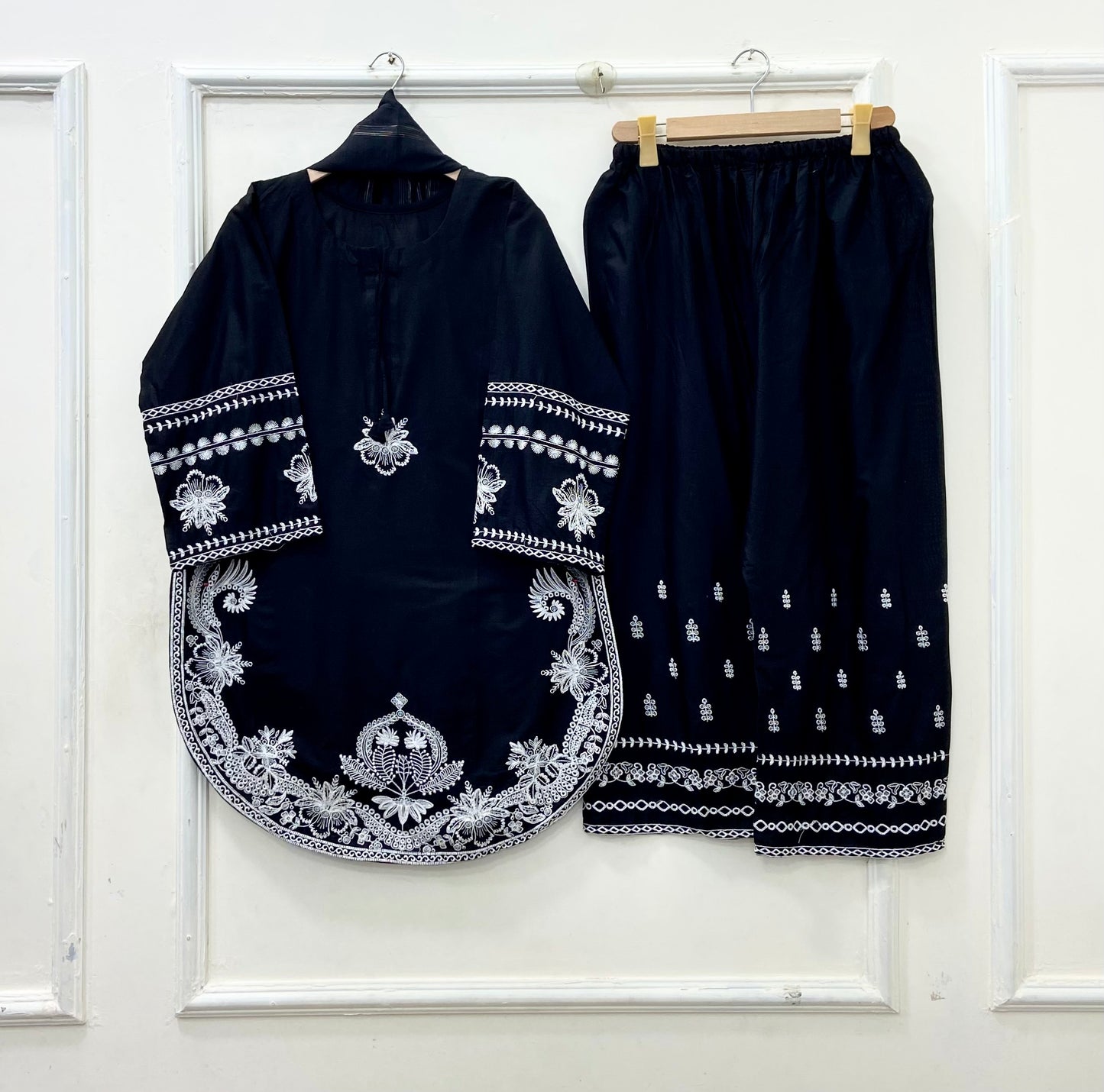 Bella | 3PC Lawn Cotton D-650