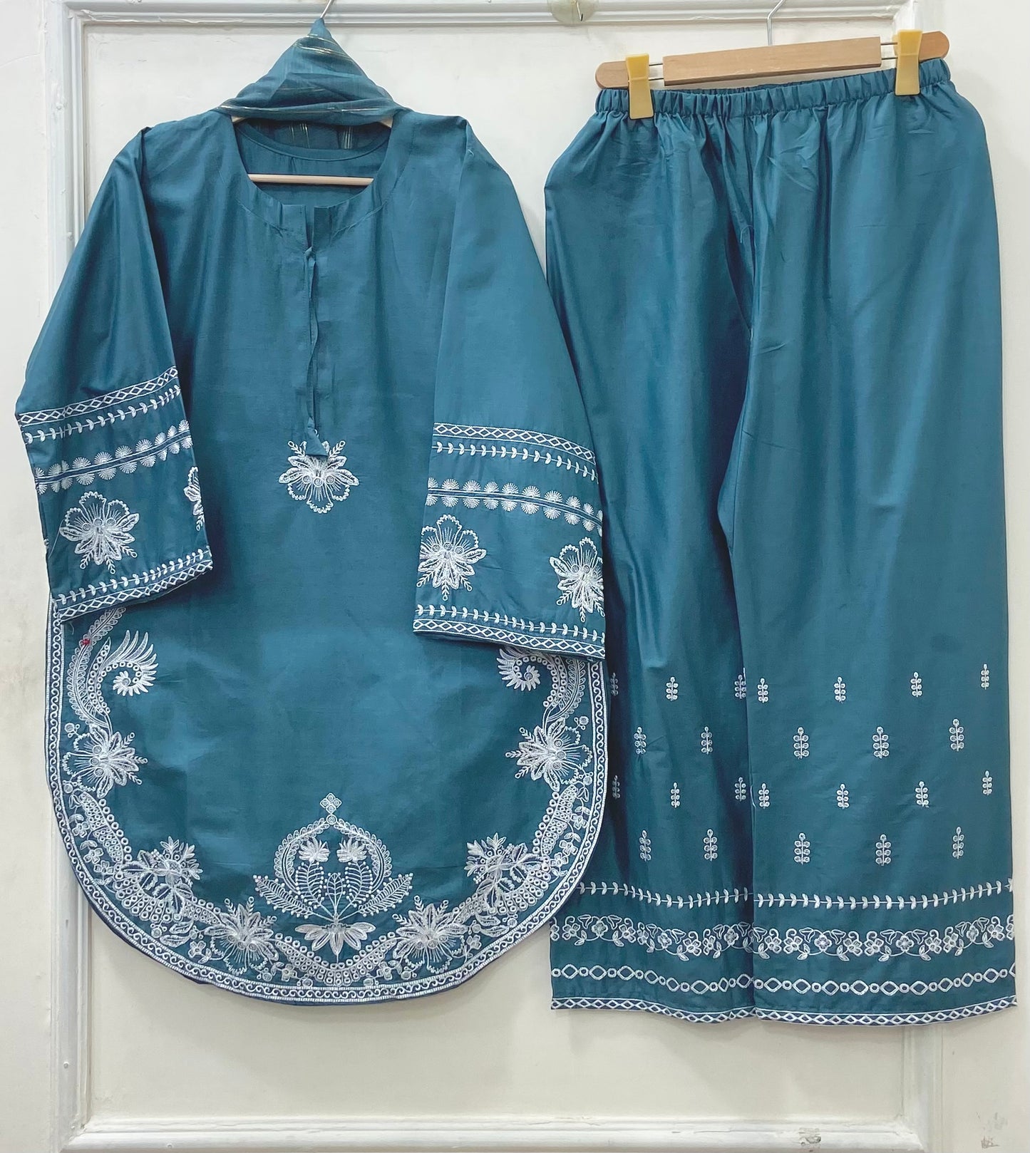 Bella | 3PC Lawn Cotton D-650