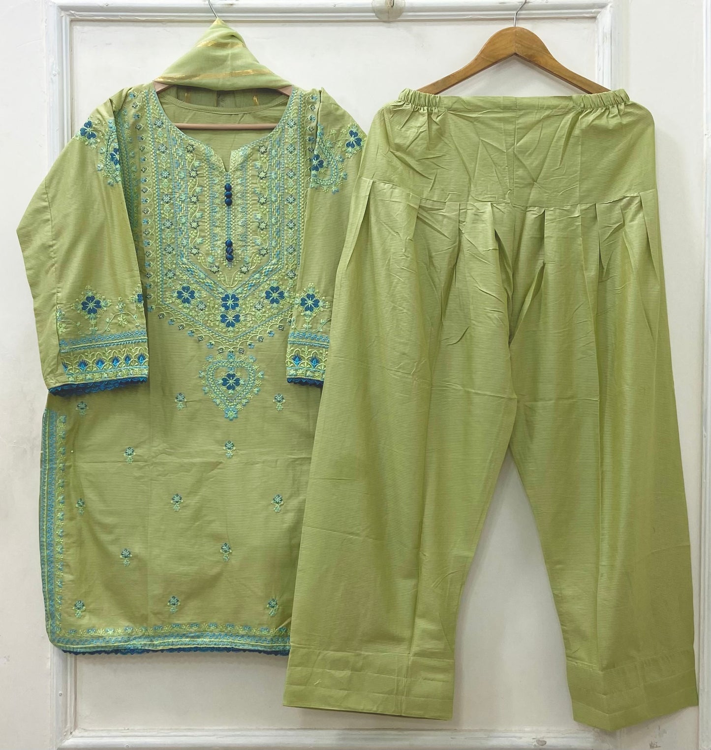 Eid Edit | Farshi 3PC Lawn Cotton D-621