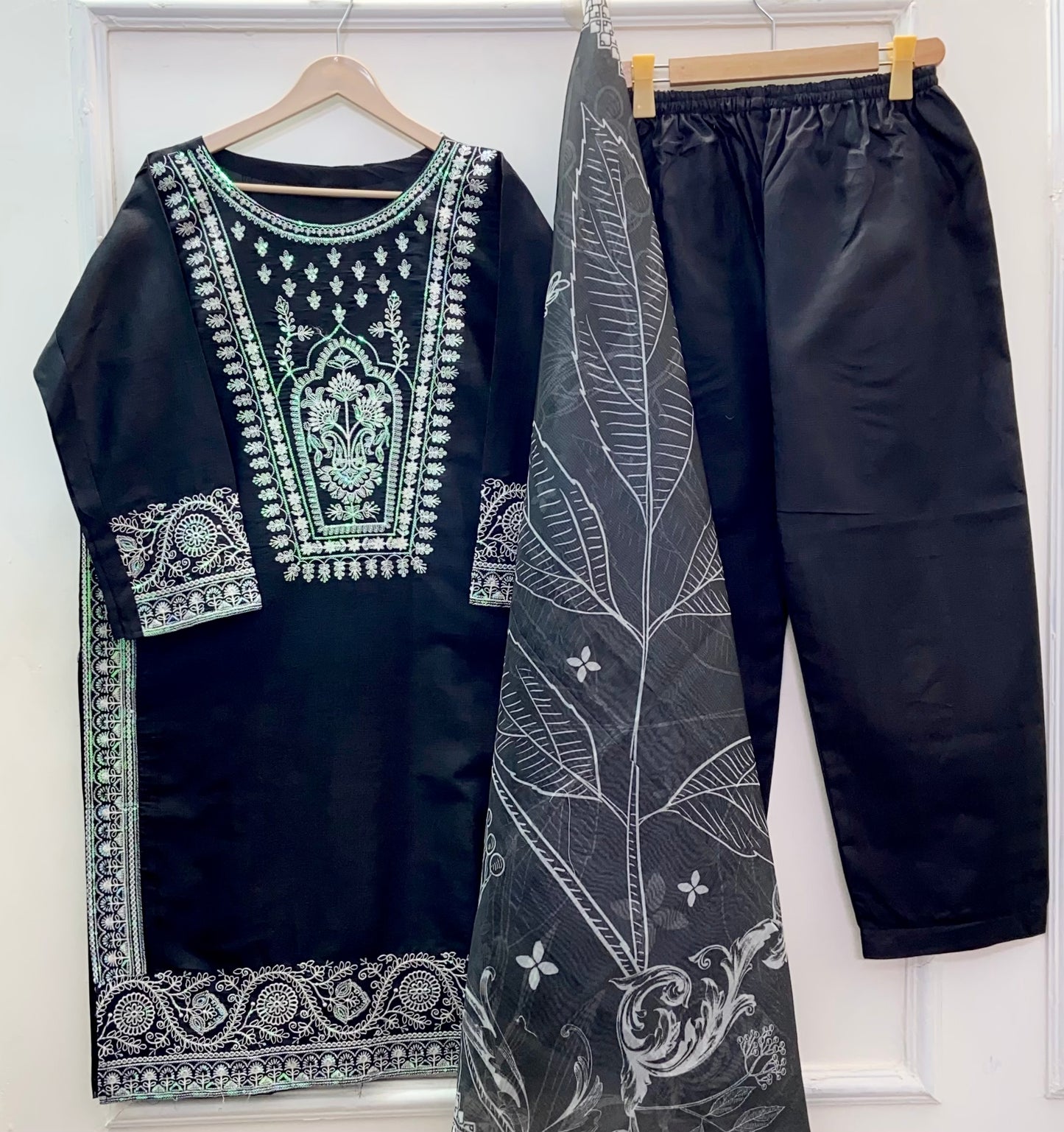 Embroidered Eid Edit: 3PC
(Premium Cotton) Hit Code D-344