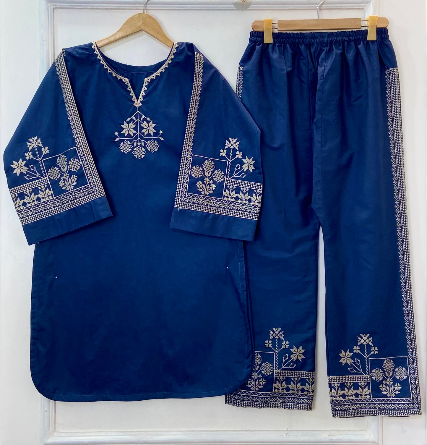 Cross-Stitch Embroidered 2PC (Cotton) (Hit Code) D-329