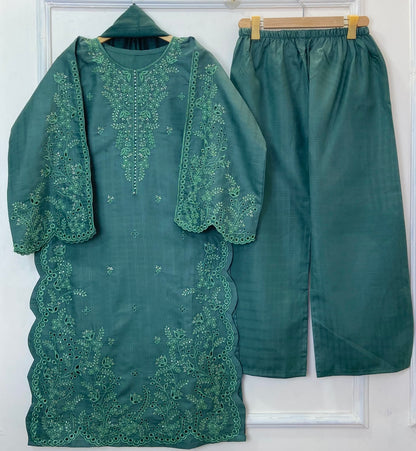 Noori Chicken Kari Embroidered 3PC (Doria Cotton) D-377