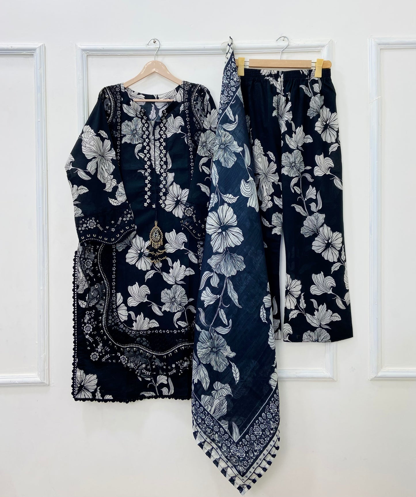 Black Rose Embroidered 3PC (Premium Cotton) D-436