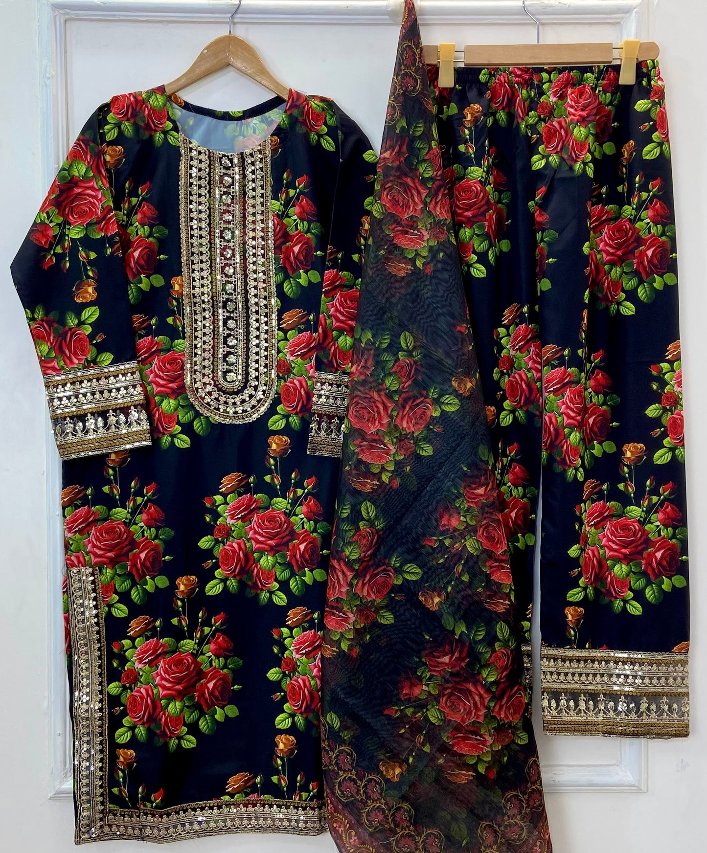 Gulnar Silk Sequins 3PC (Silk) D-251
