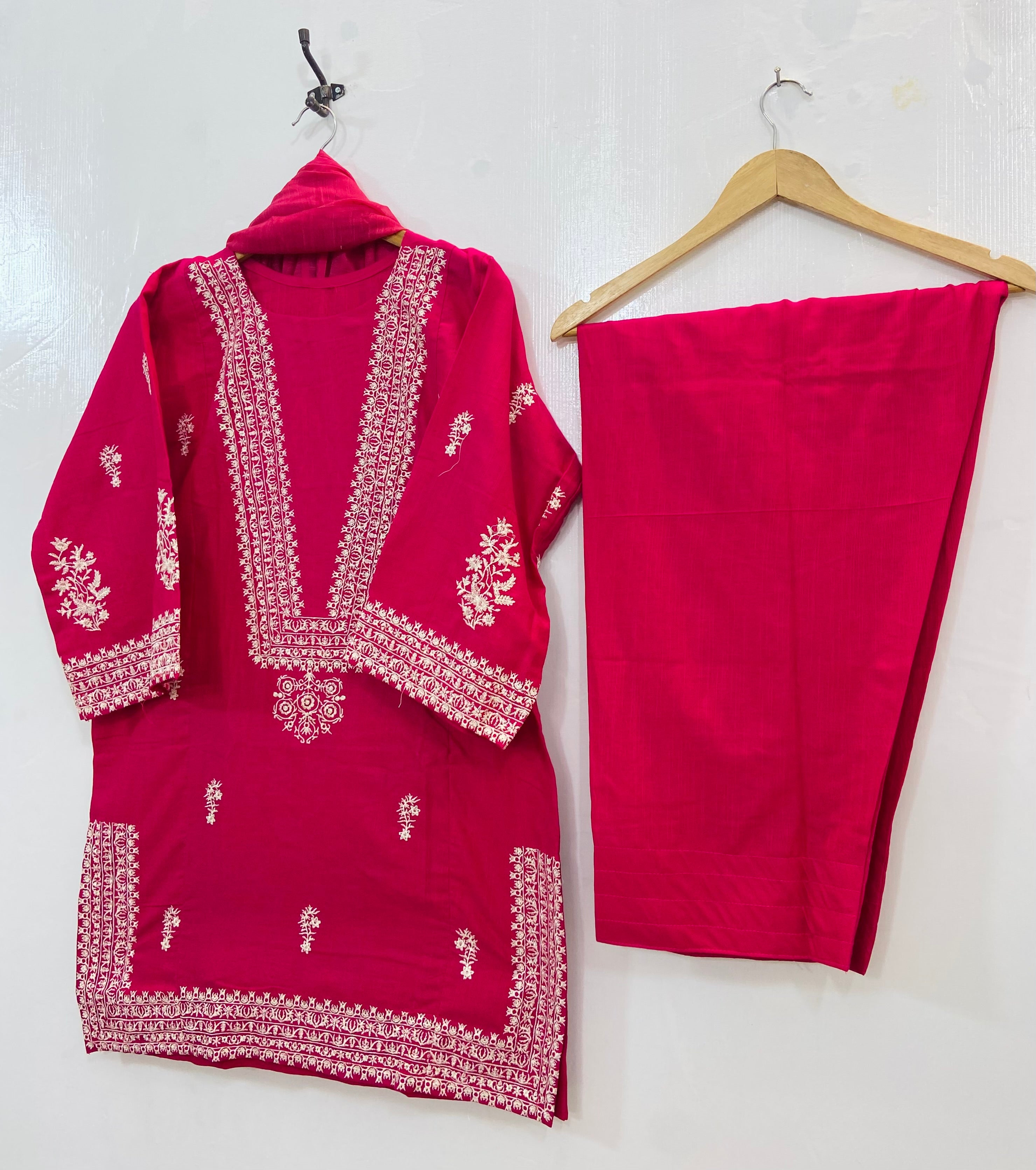 Embroidered Farshi 3PC (Khaddar) (Best Selling) D-136