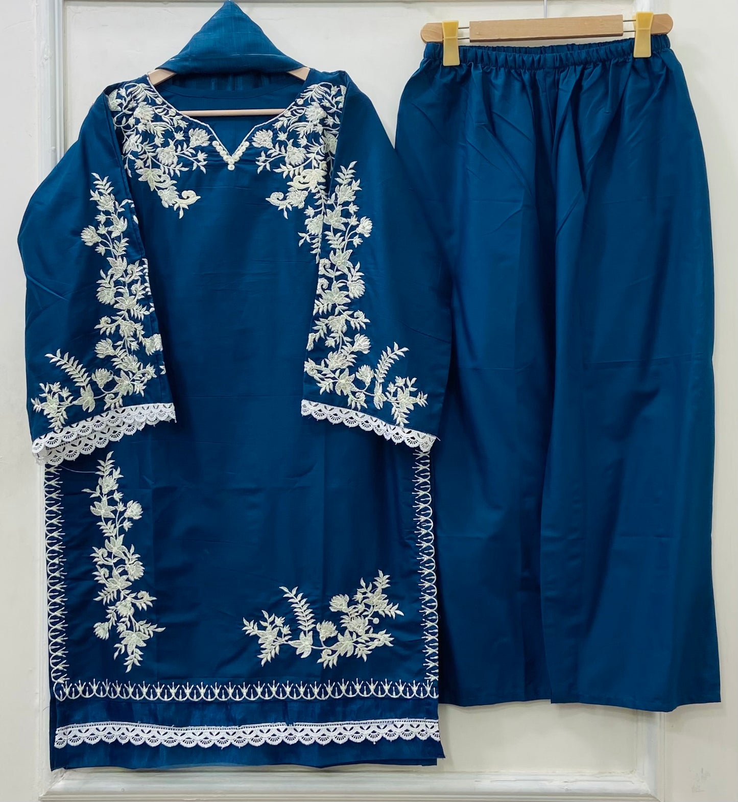 Jall Embroidered 3PC (Cotton) D-519
