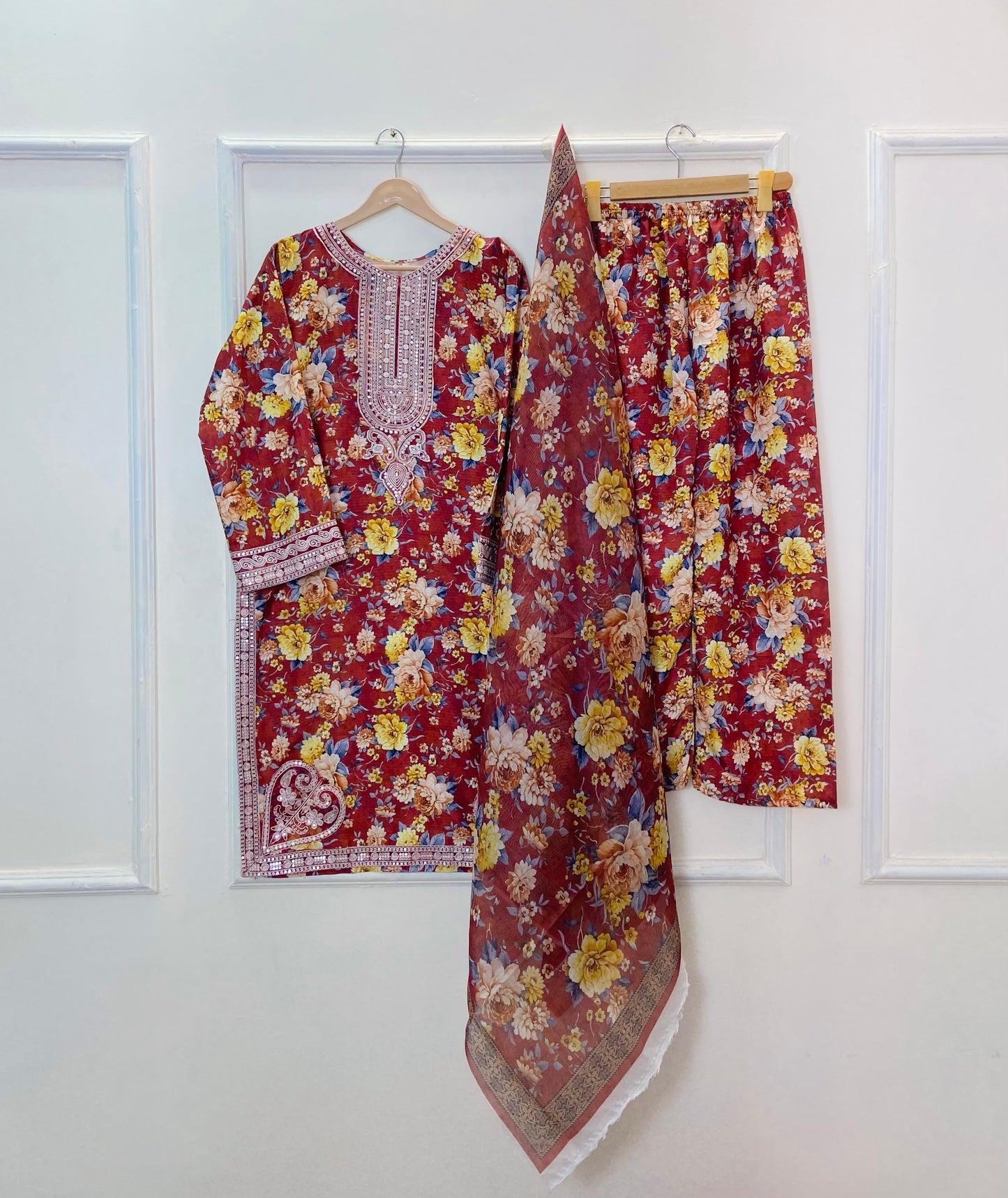 Sequins Embroidered Series: 3PC (Bana Dora Silk) D-366